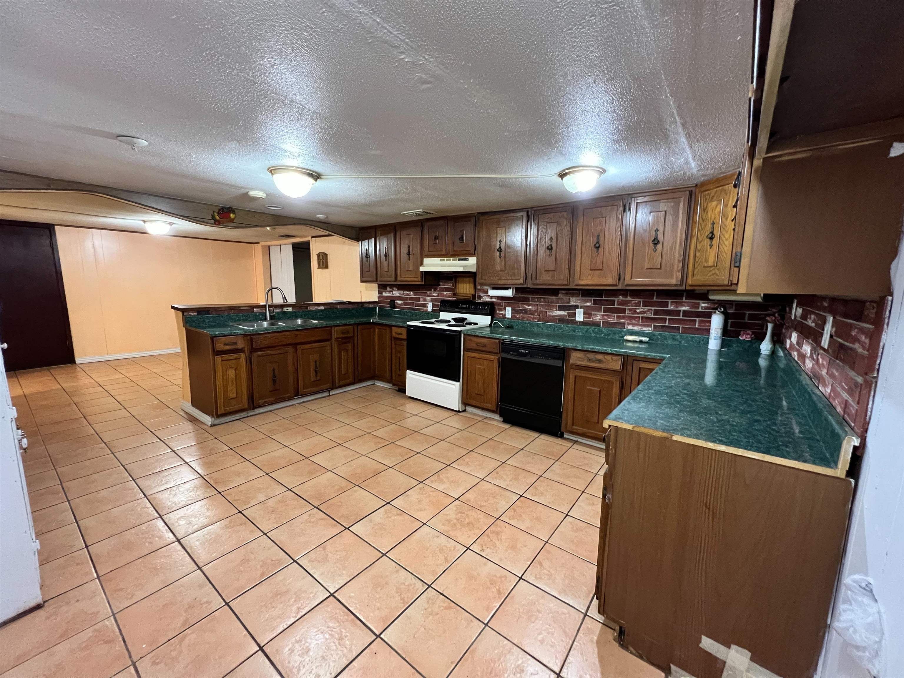248 E Park Dr Property Photo 12