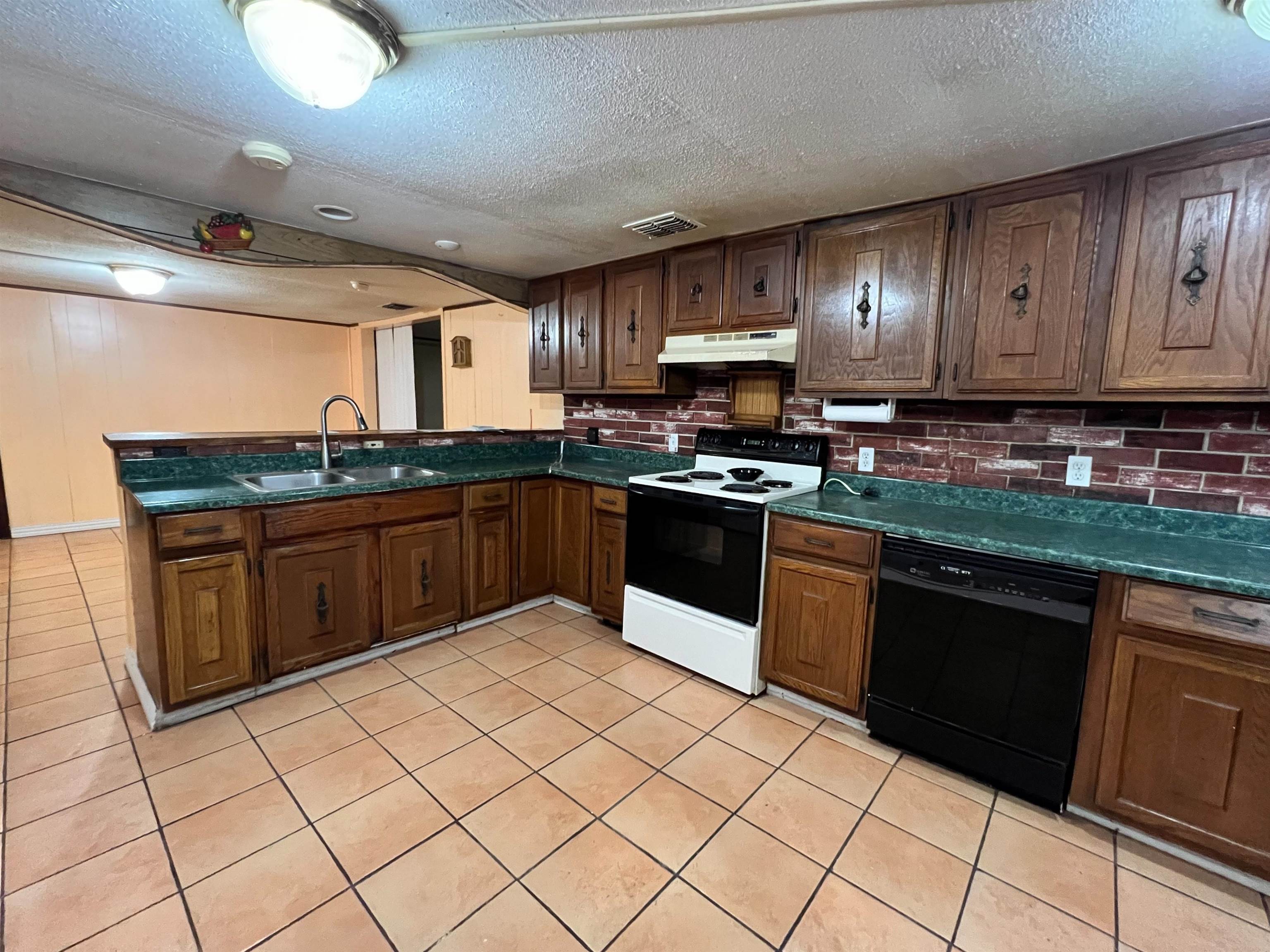 248 E Park Dr Property Photo 13