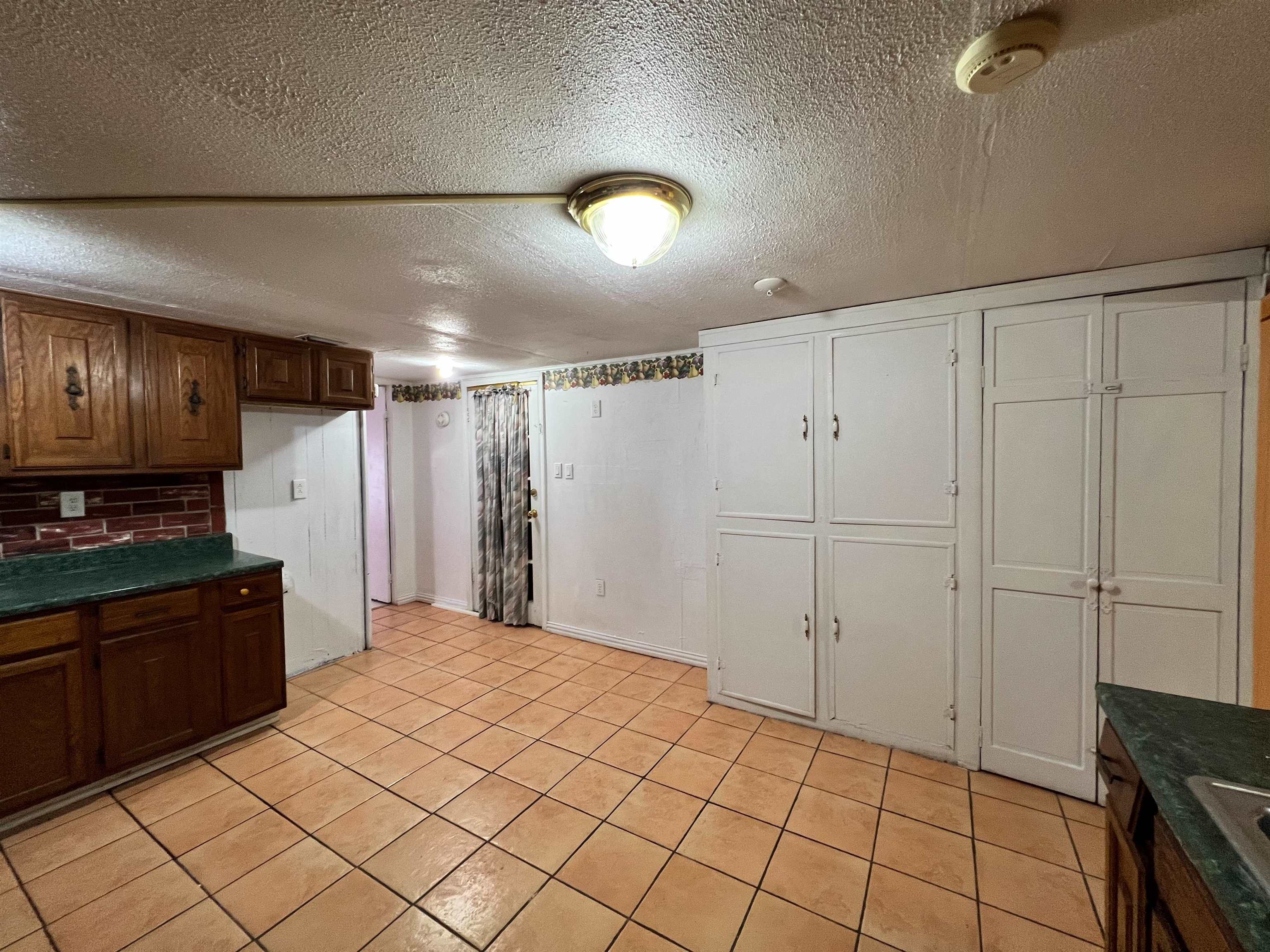 248 E Park Dr Property Photo 15
