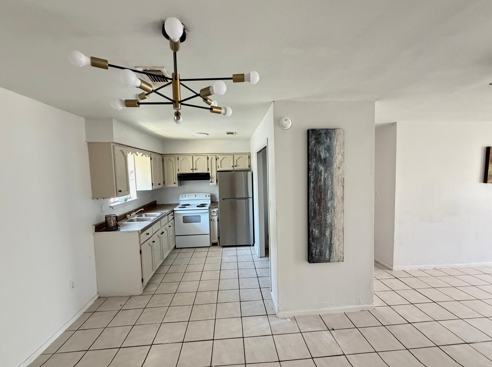 2620 Barrios St 3 Property Photo 2