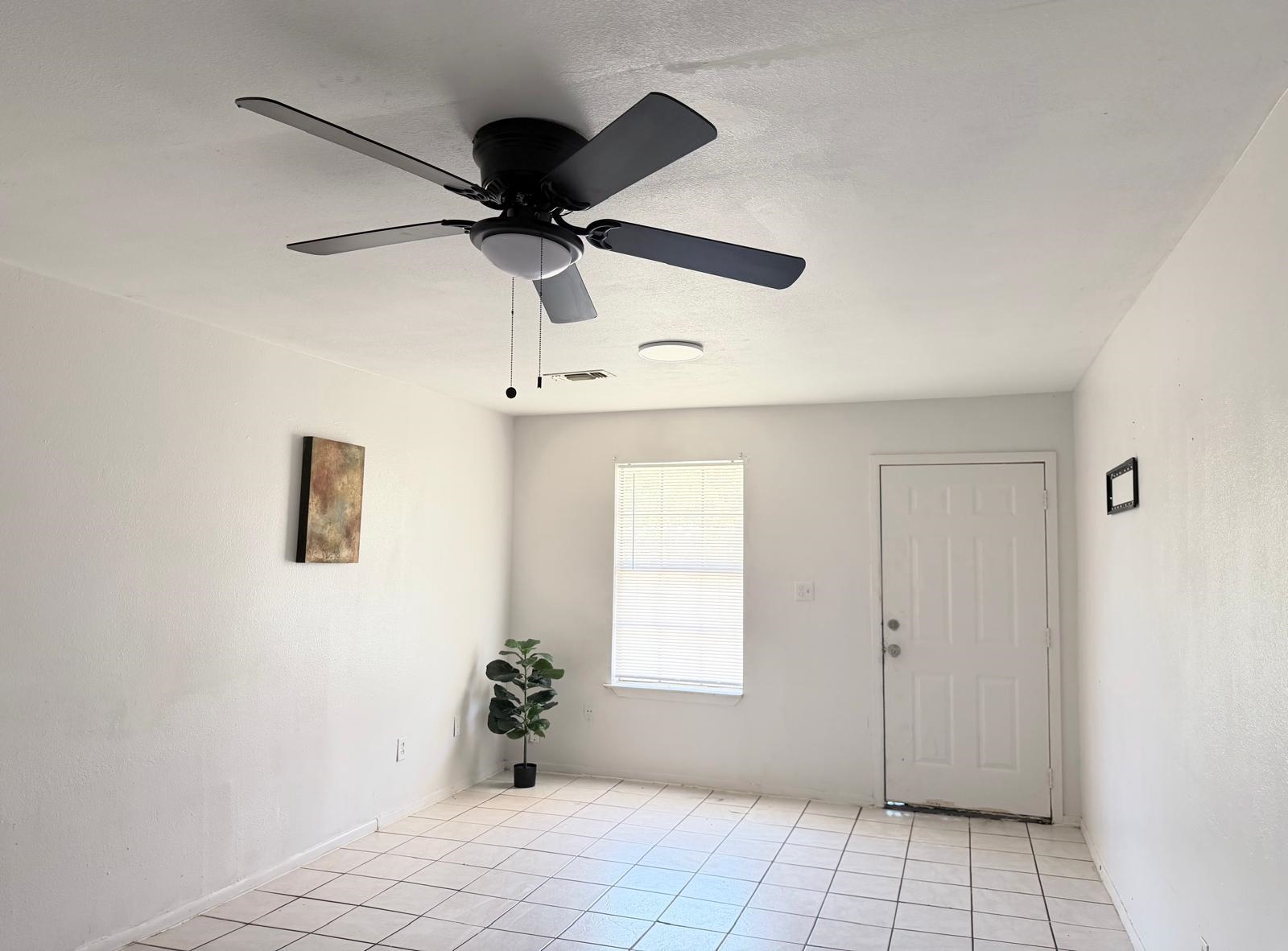 2620 Barrios St 3 Property Photo 4