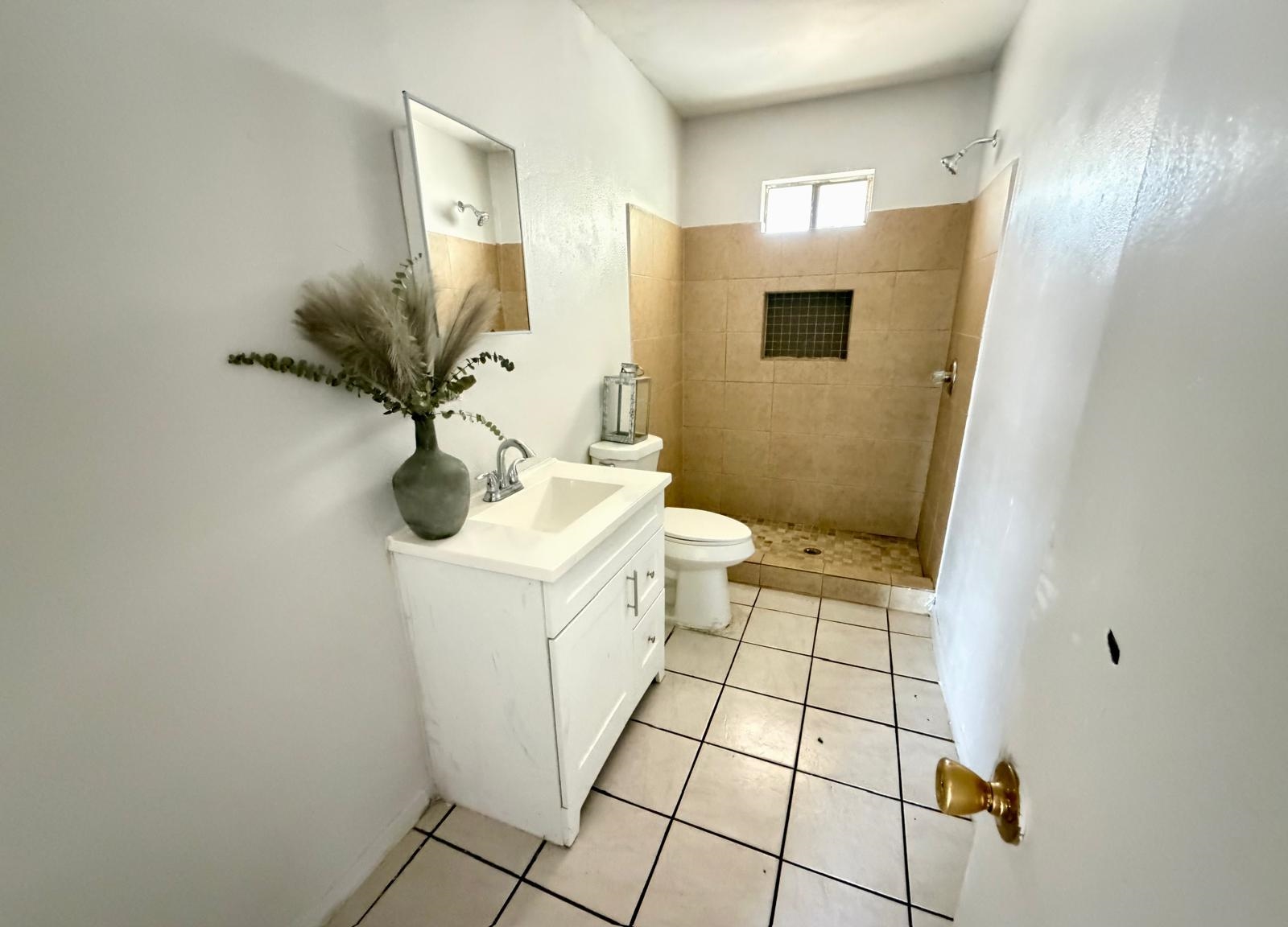 2620 Barrios St 3 Property Photo 8