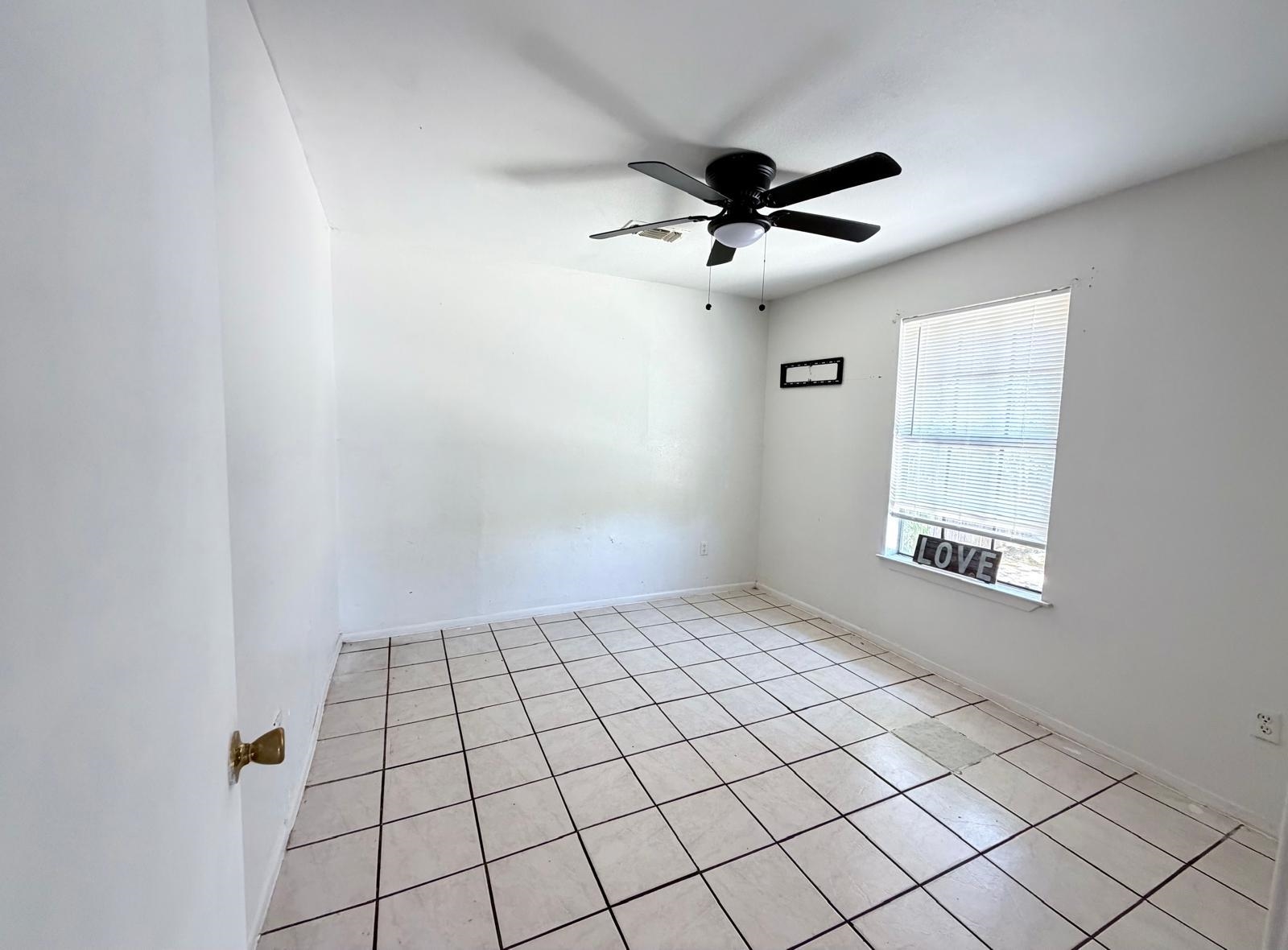 2620 Barrios St 3 Property Photo 9