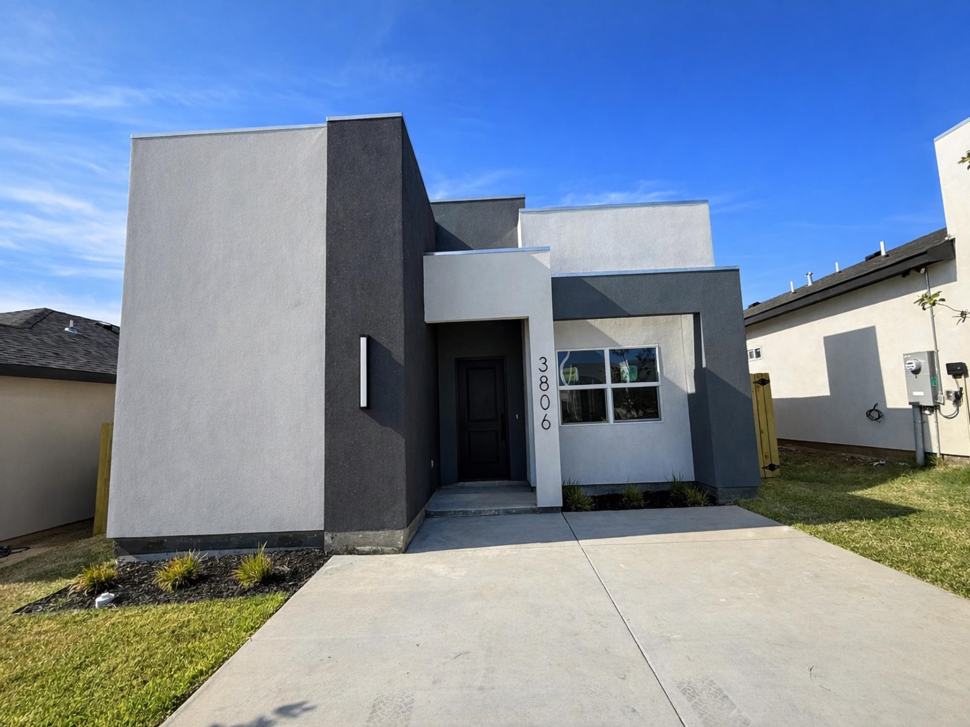 3806 Yoyis St. Property Photo 1