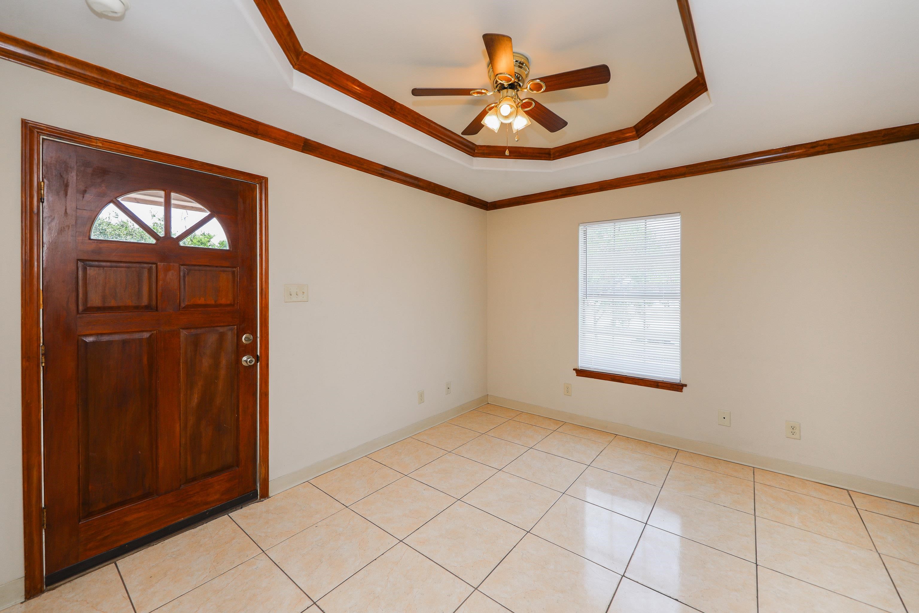 2704 San Agustin Ave 2 Property Photo 4