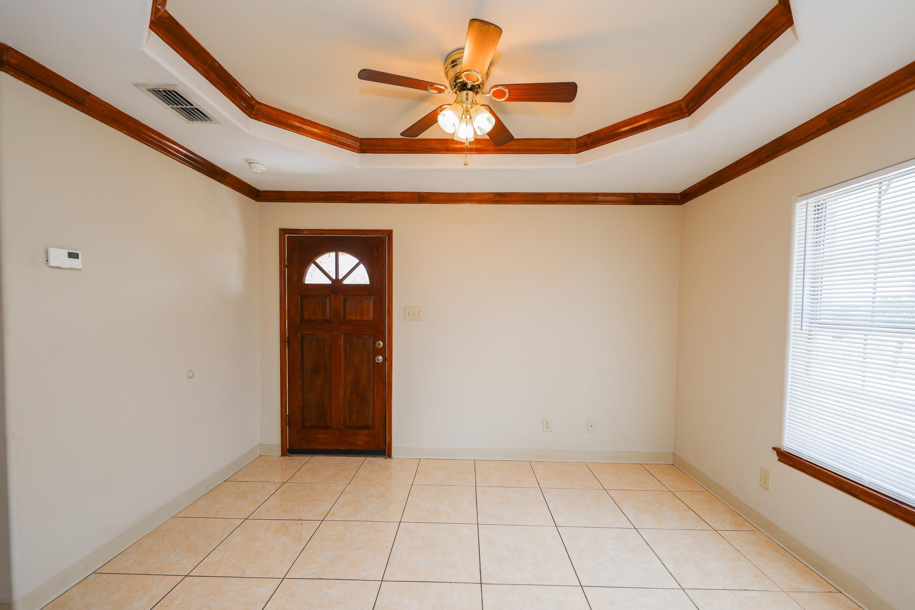 2704 San Agustin Ave 2 Property Photo 5