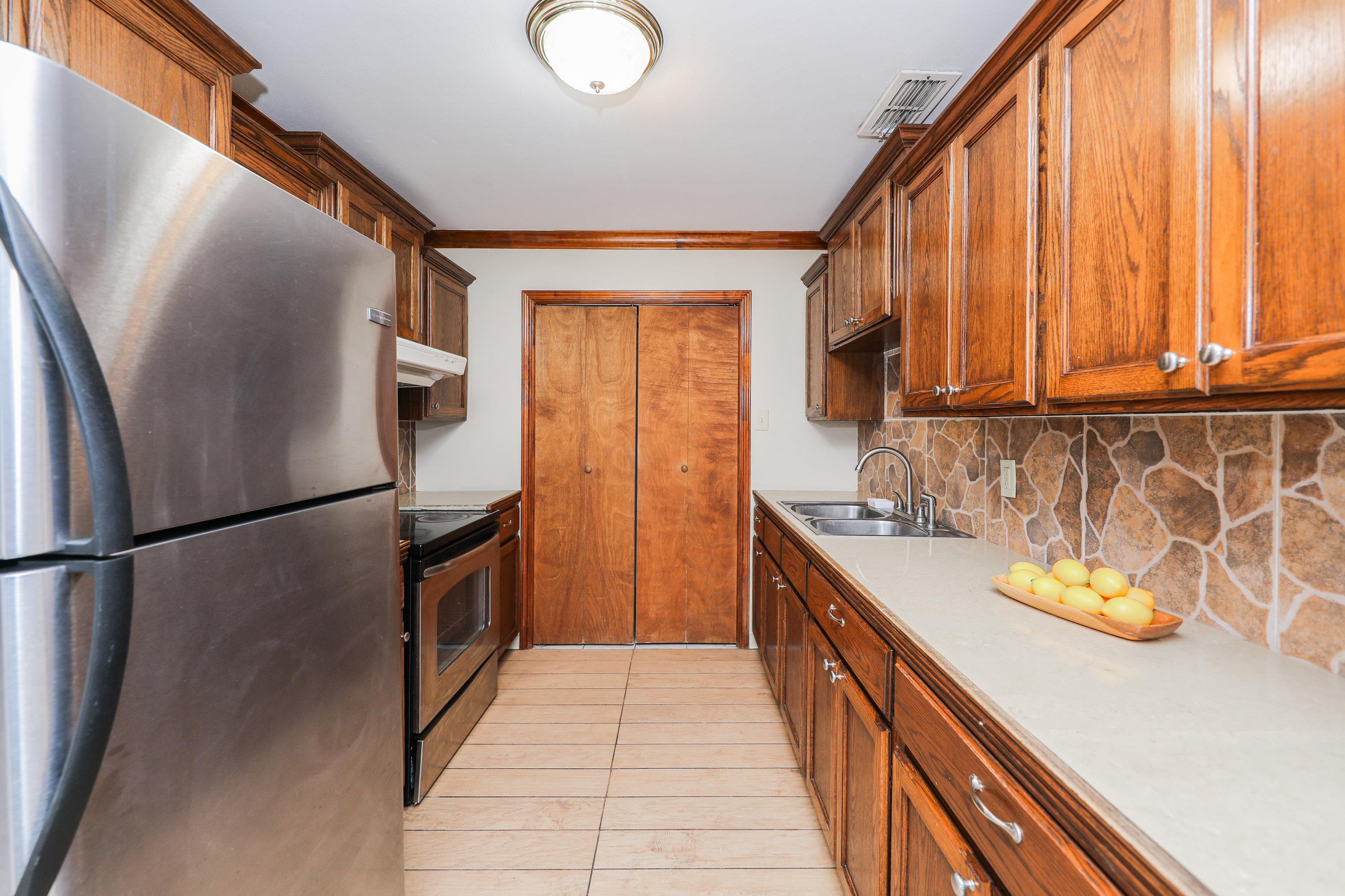 2704 San Agustin Ave 2 Property Photo 12