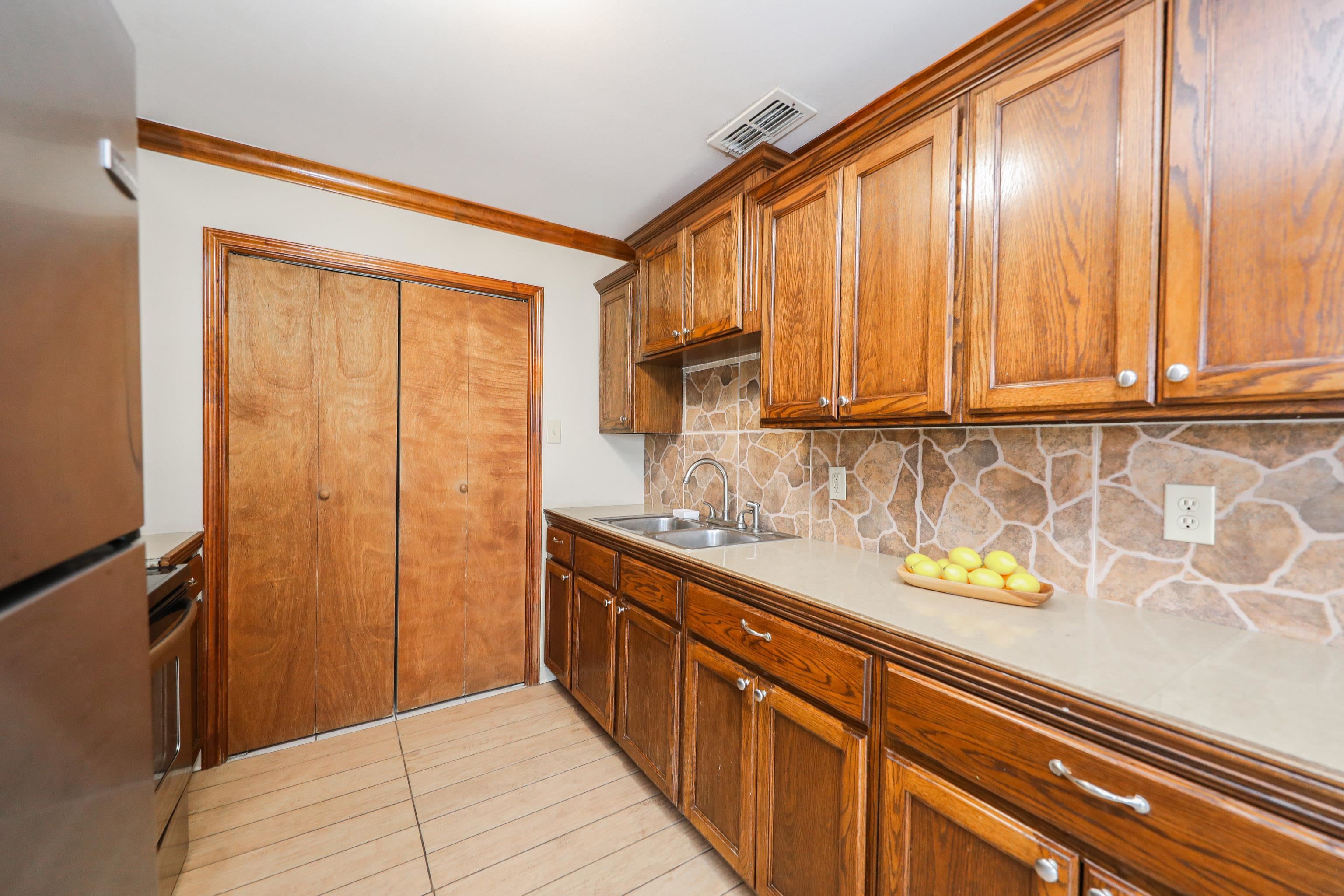2704 San Agustin Ave 2 Property Photo 13