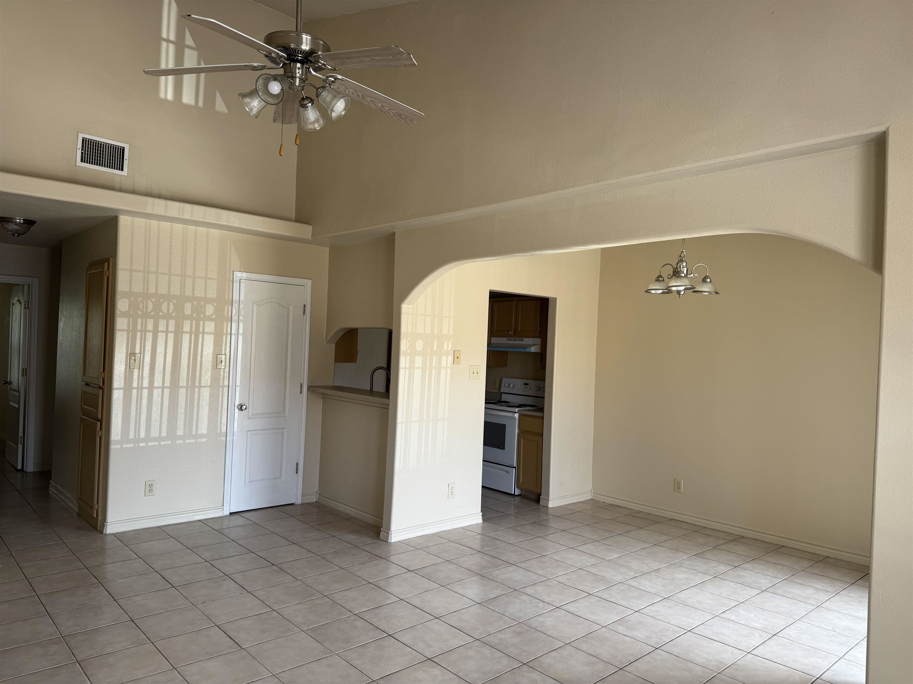 1752 Tiara Trl 802 Property Photo 7
