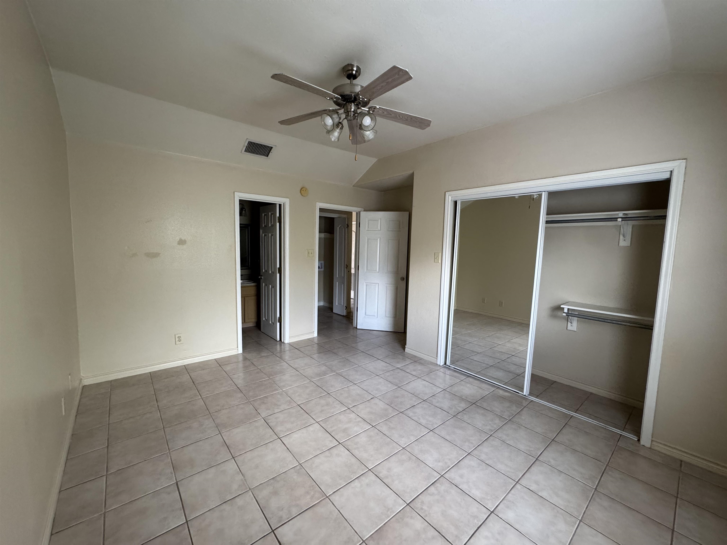 1752 Tiara Trl 802 Property Photo 17