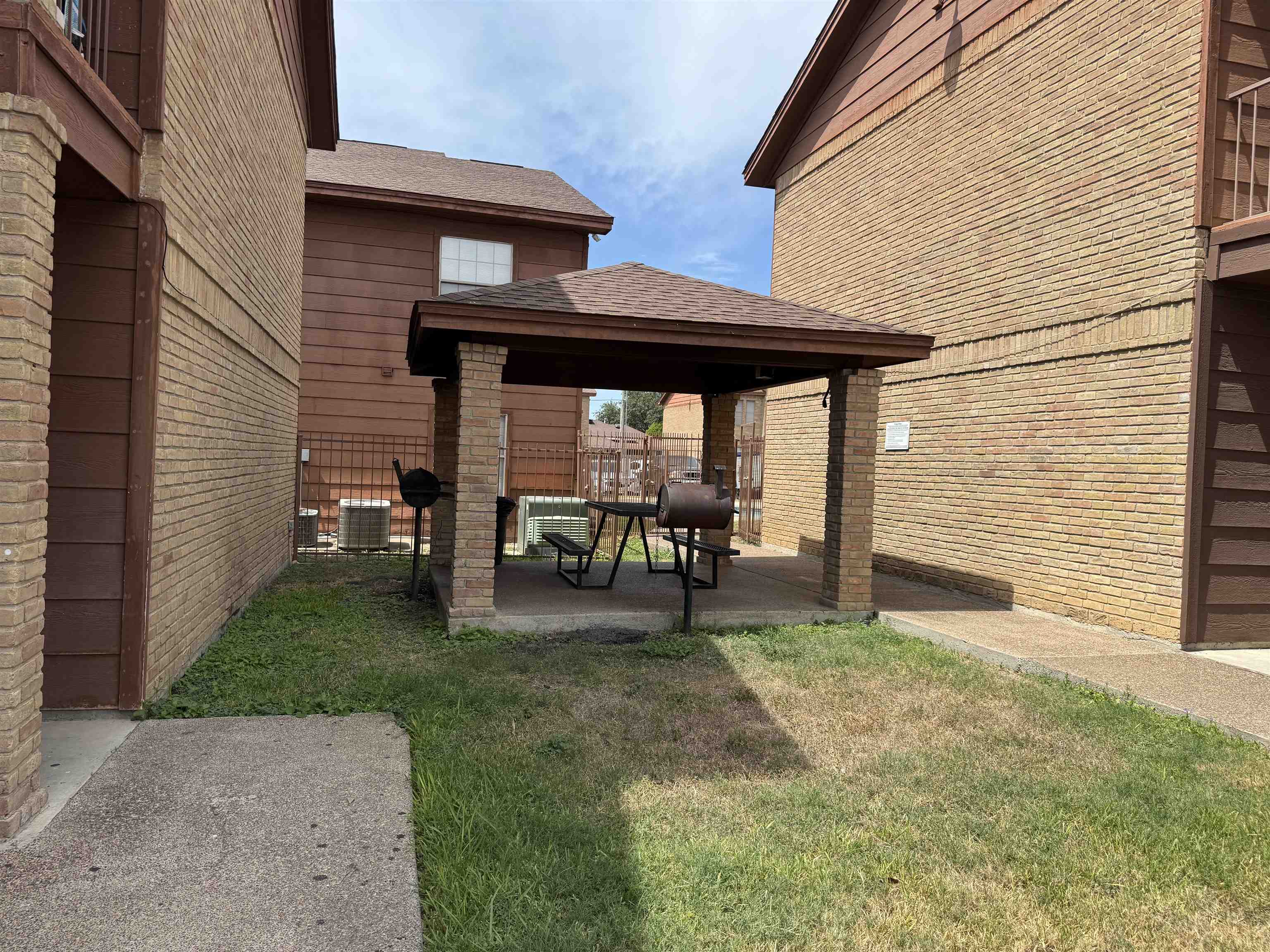 1752 Tiara Trl 802 Property Photo 20