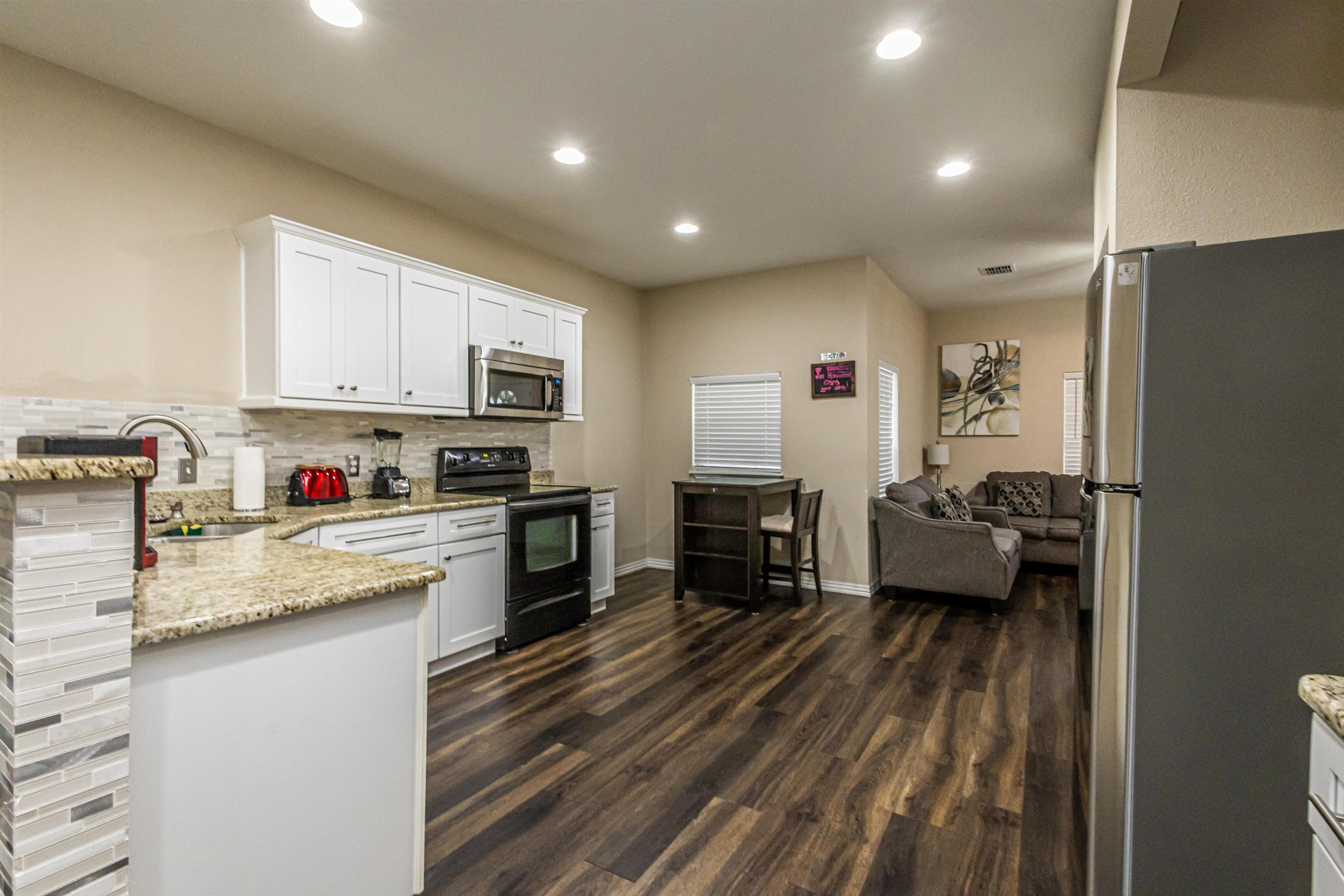 1202 N Center Property Photo 8