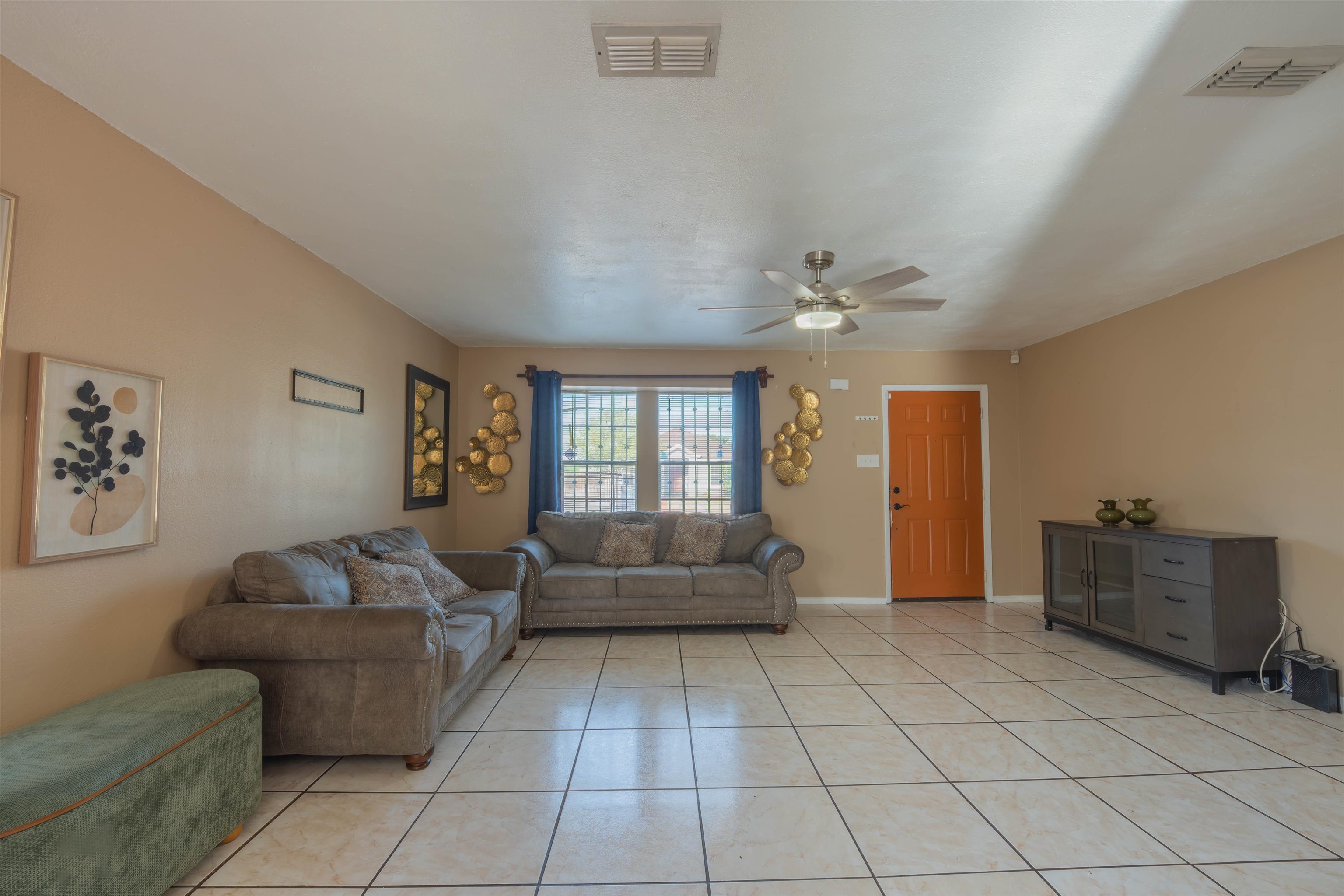 1221 Eisenhower Dr Property Photo 6