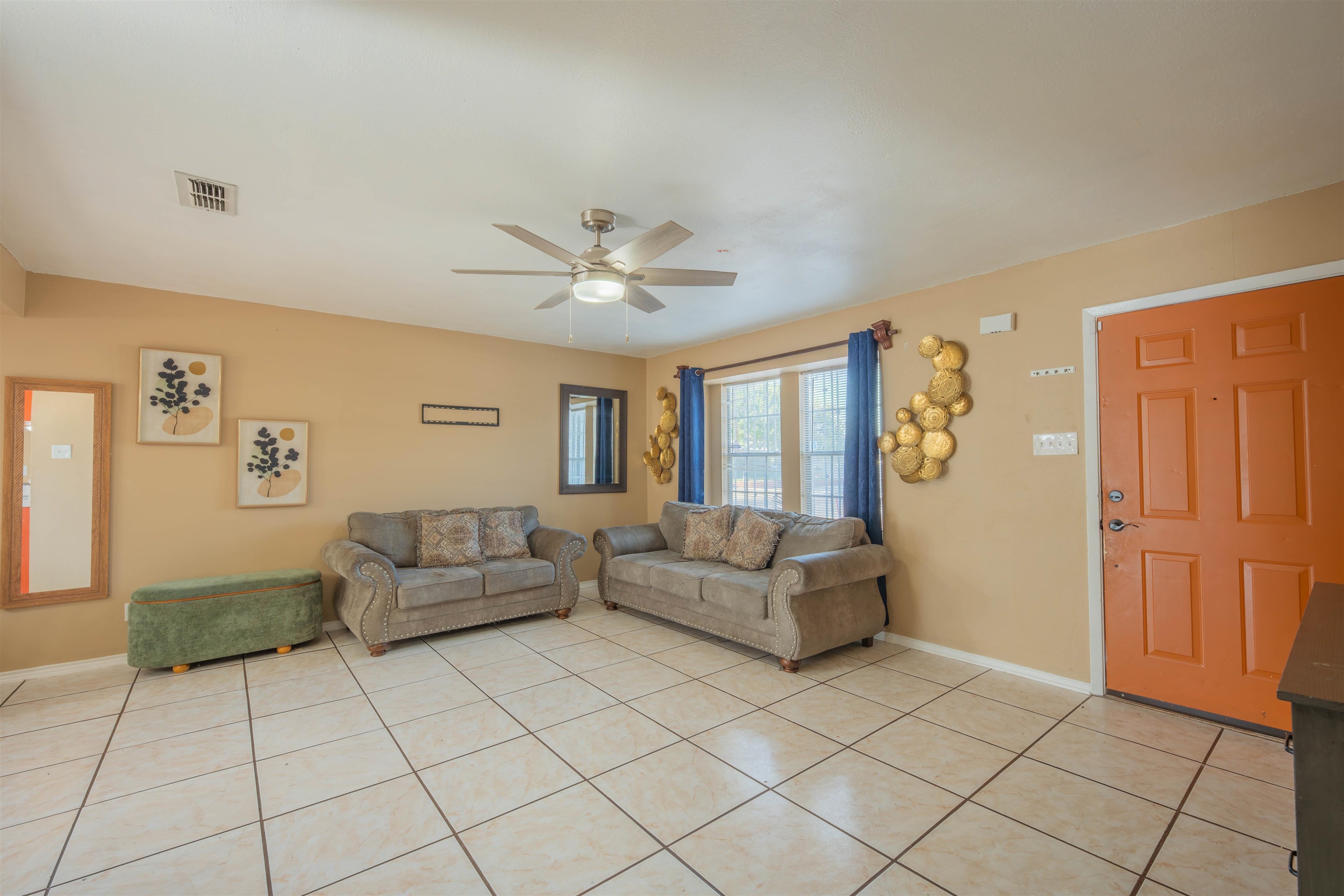 1221 Eisenhower Dr Property Photo 15