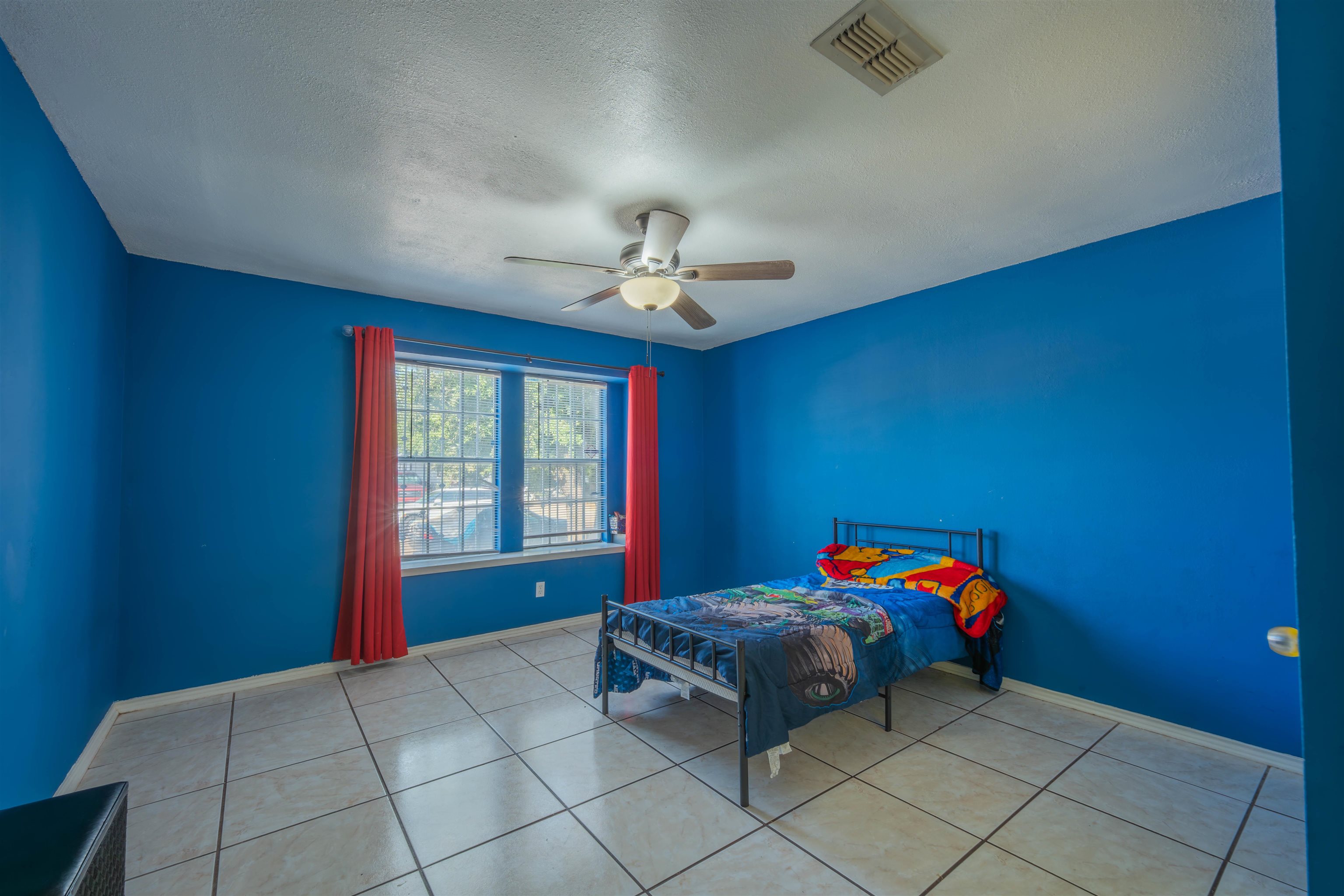 1221 Eisenhower Dr Property Photo 19
