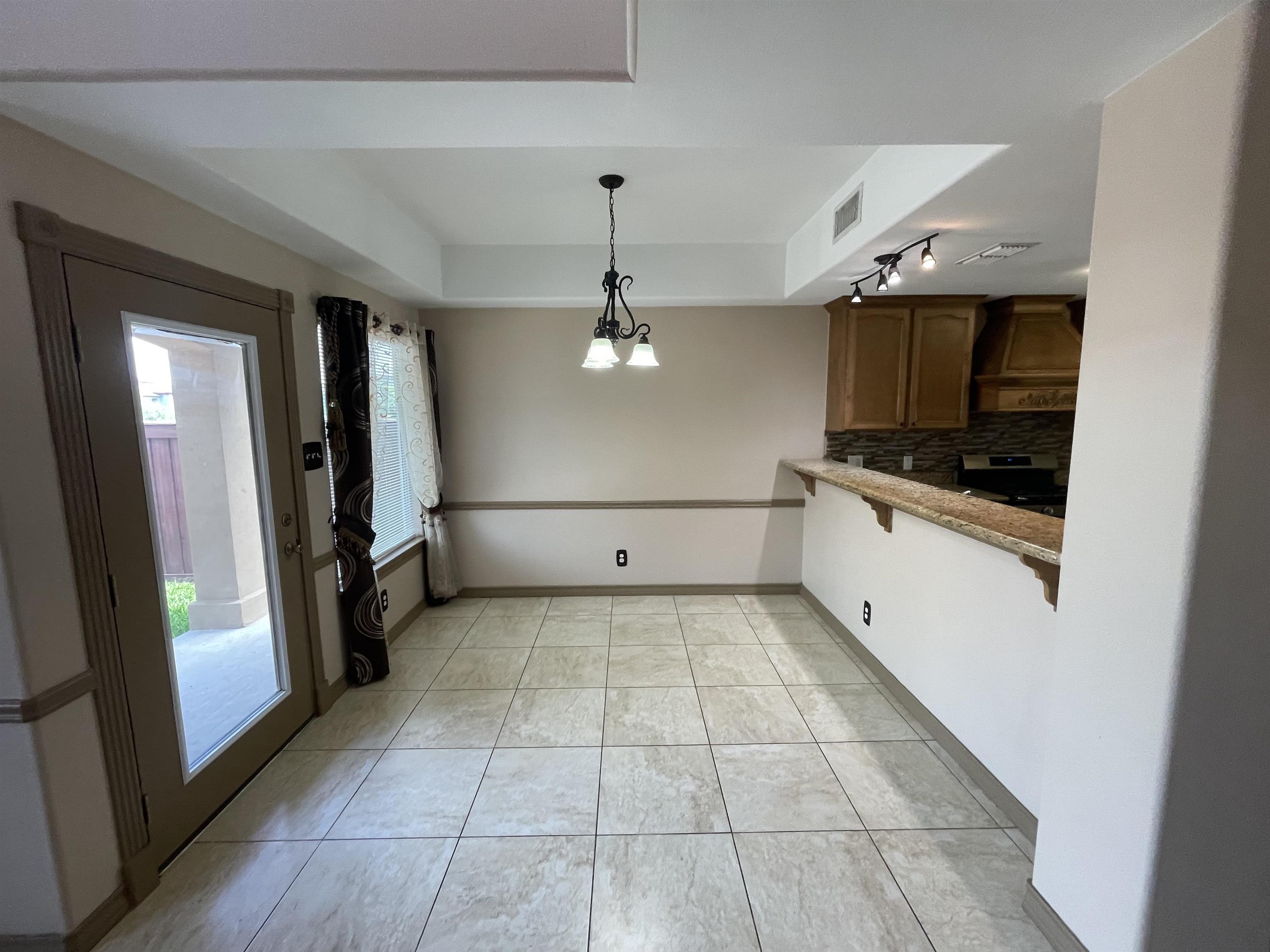 2314 Leo Reyes Ct Property Photo 6