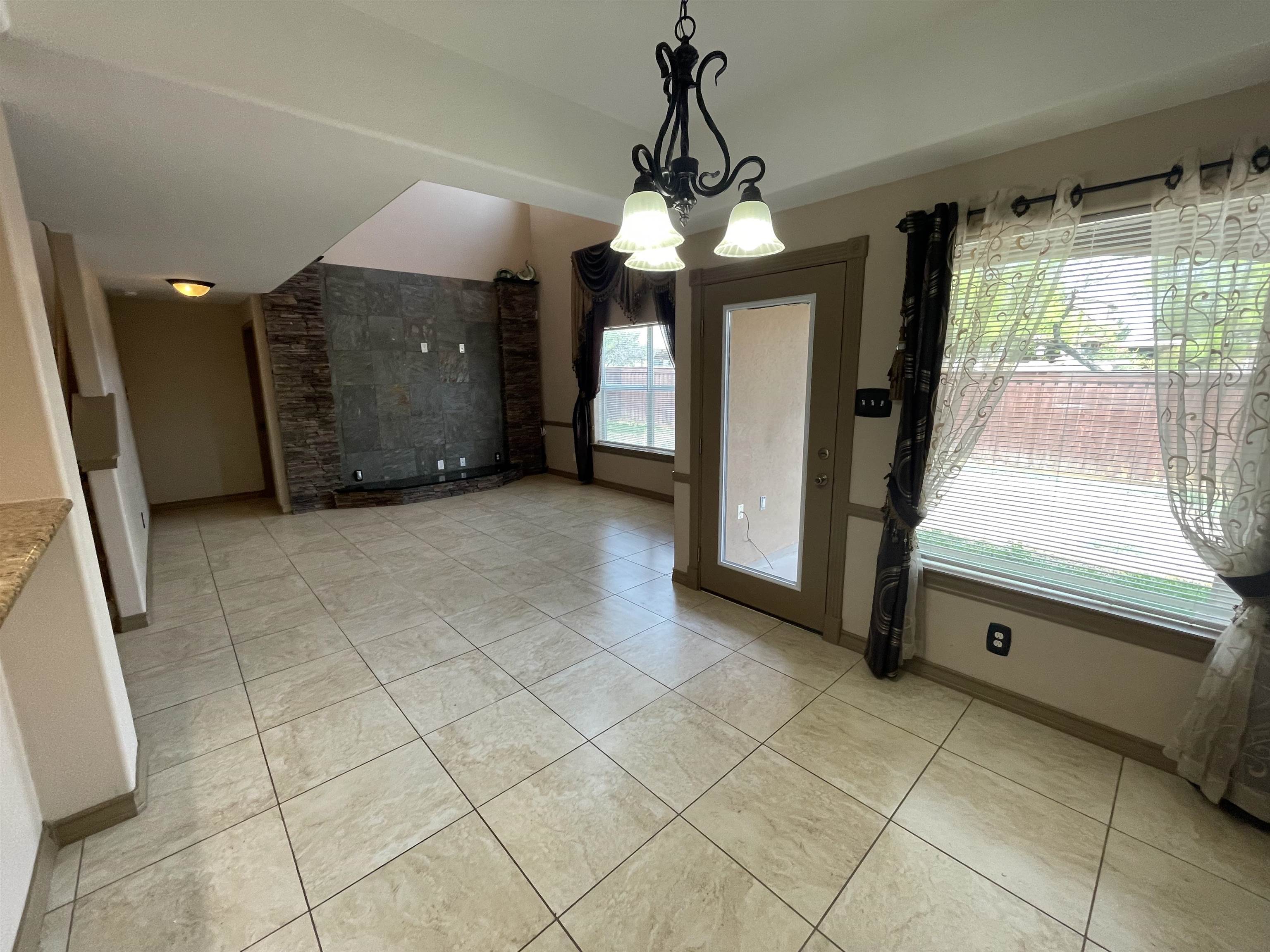 2314 Leo Reyes Ct Property Photo 7