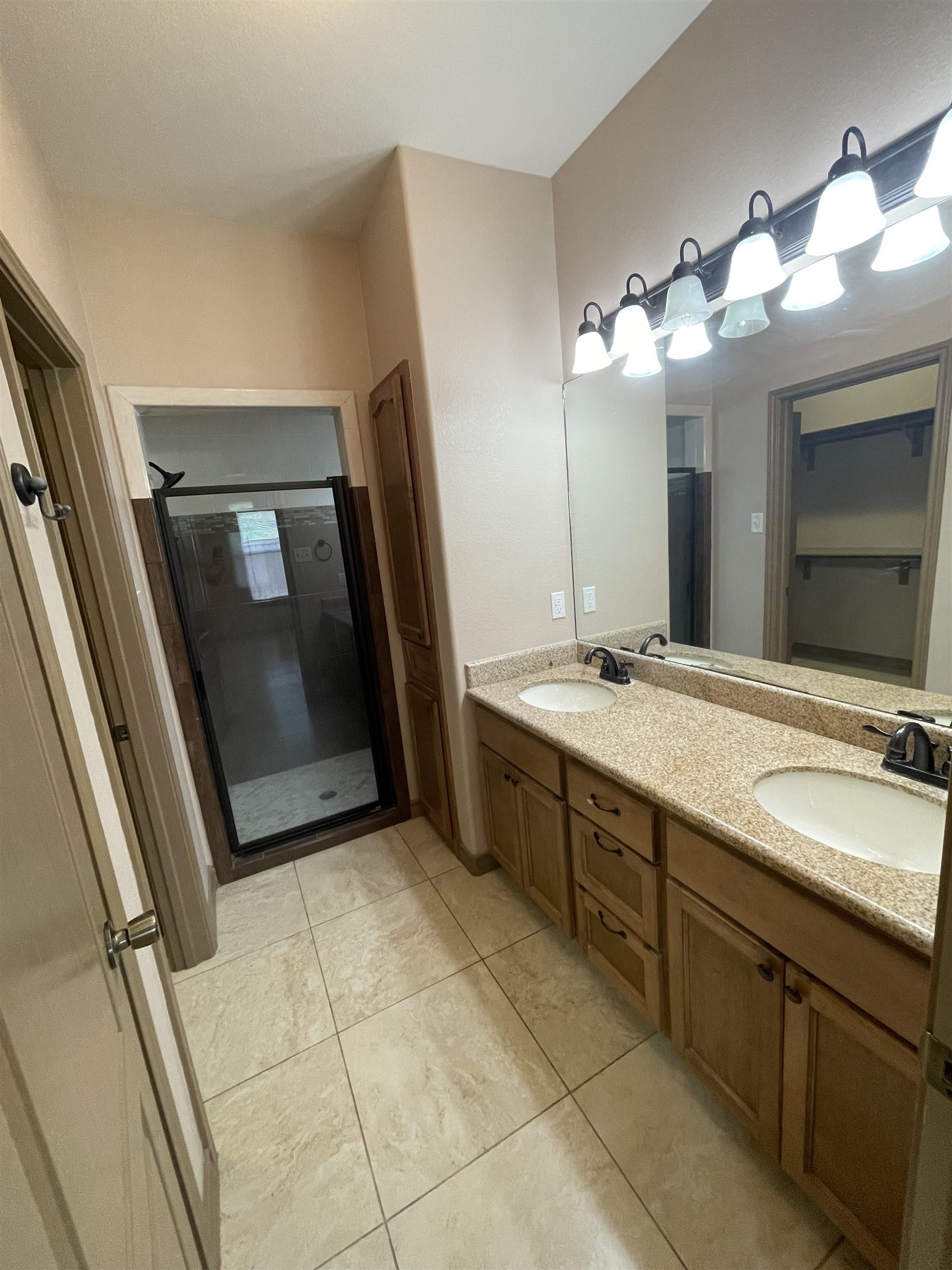 2314 Leo Reyes Ct Property Photo 12