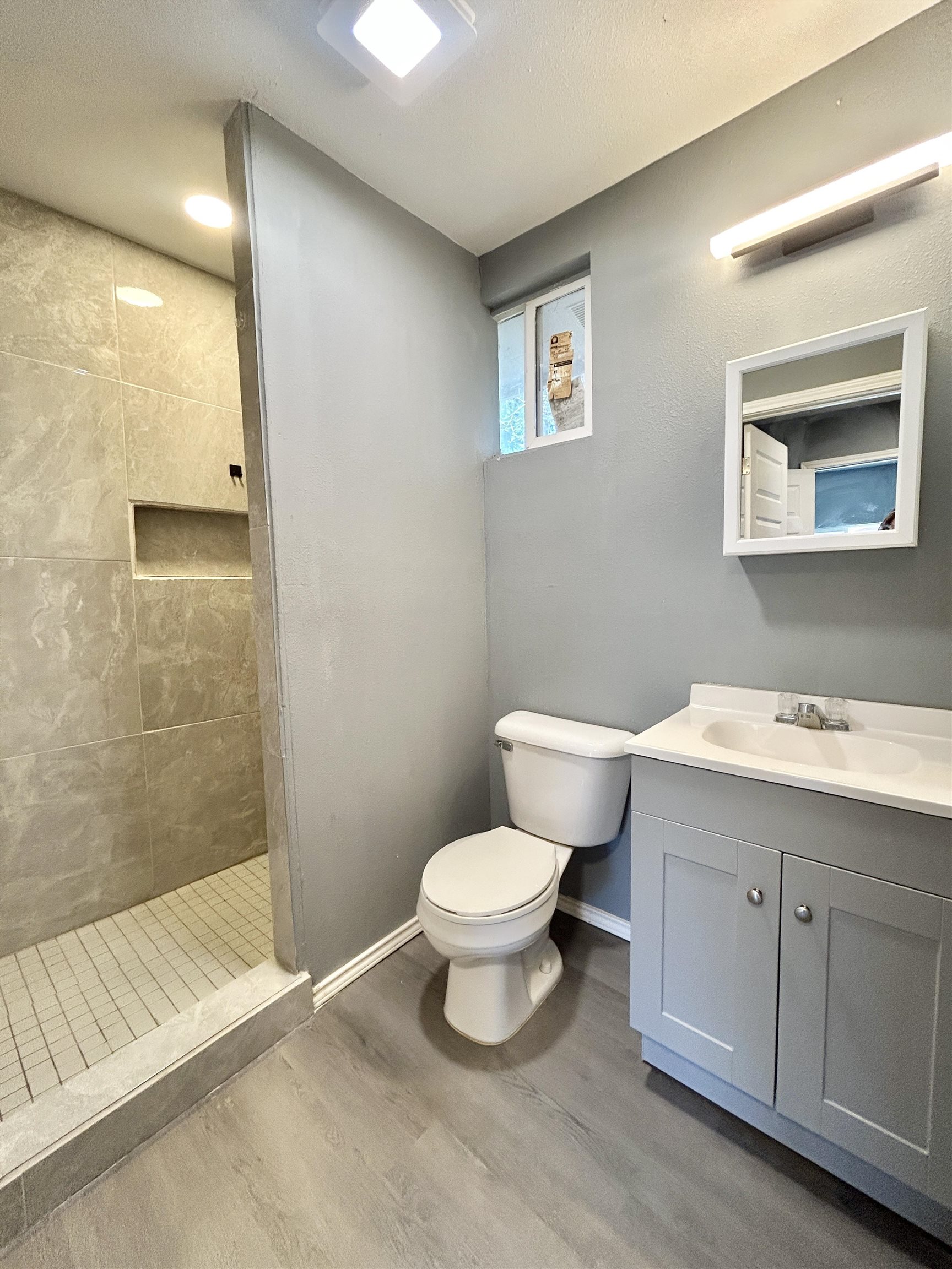 2314 Pine St Property Photo 6