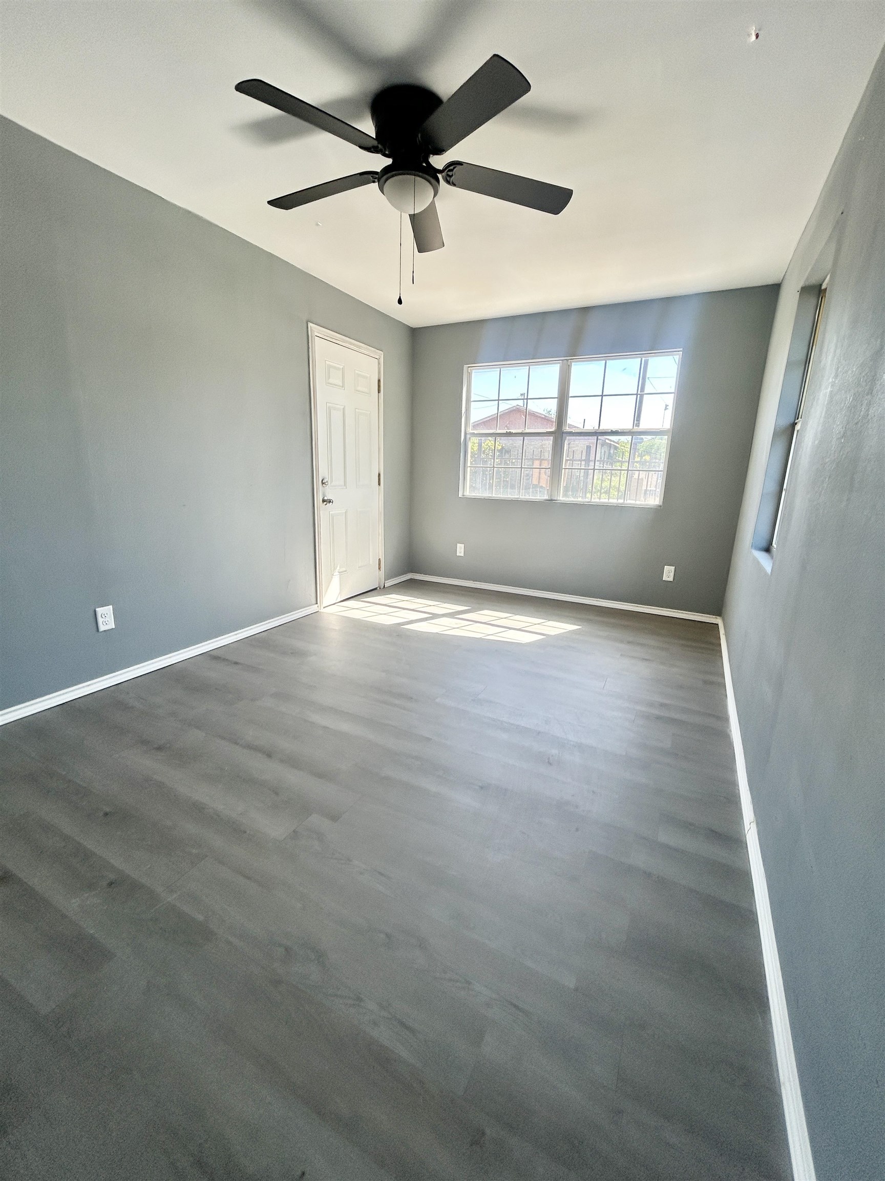 2314 Pine St Property Photo 11