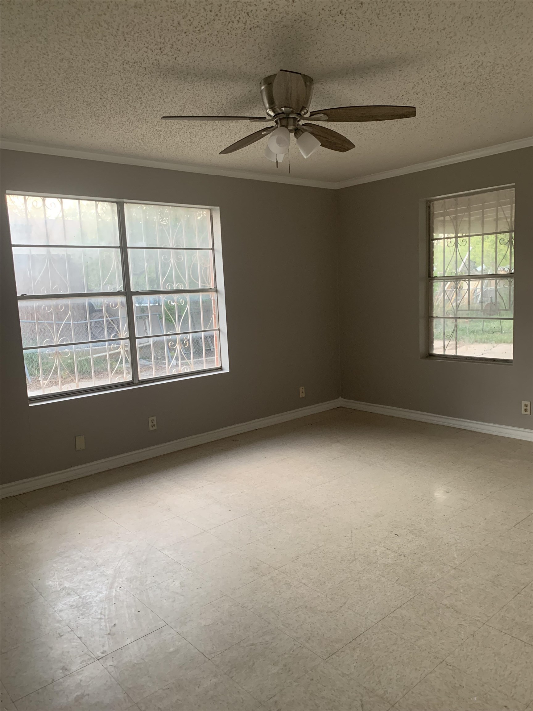 3413 Pine St Property Photo 6