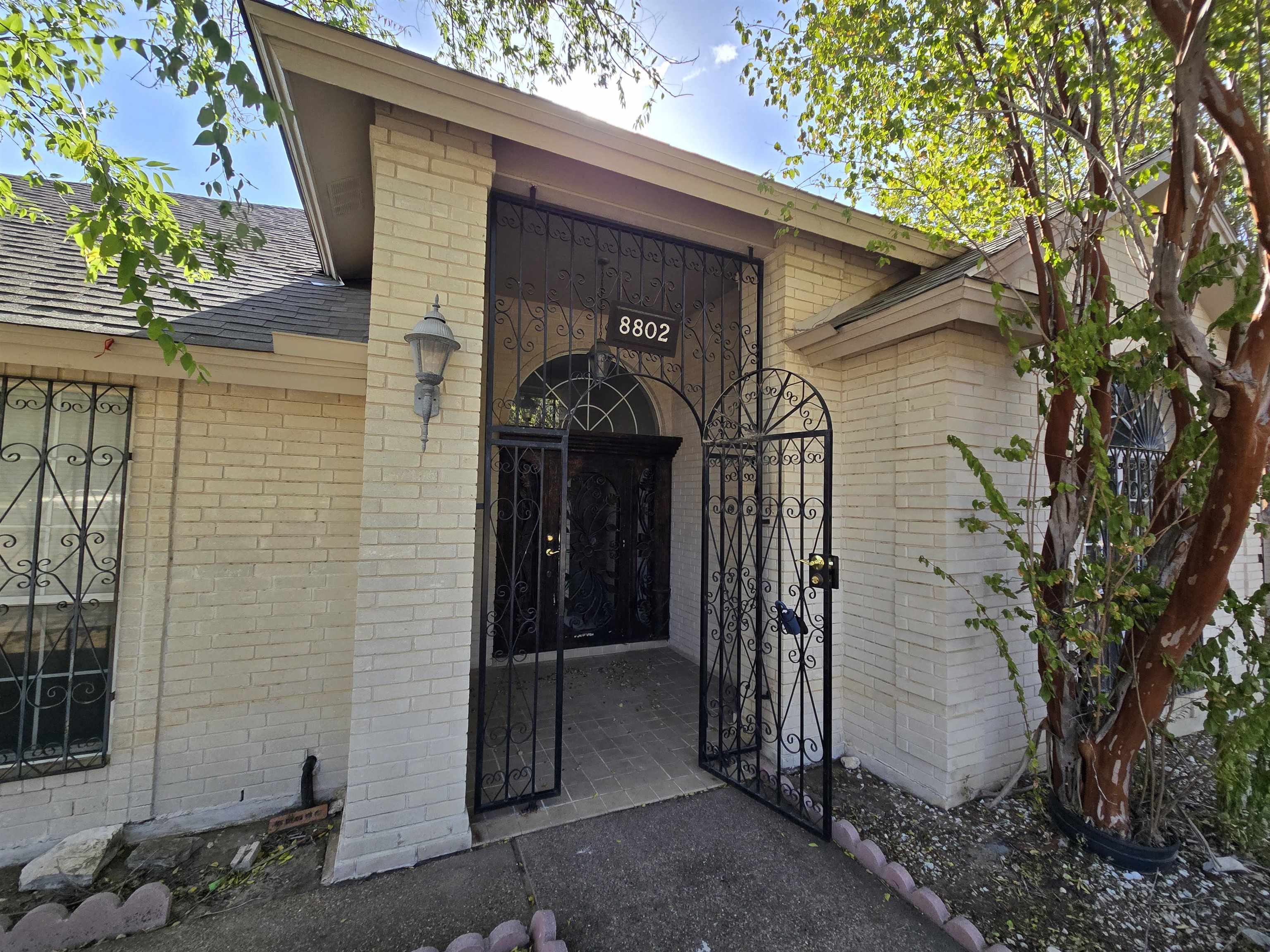 8802 Crossview Lp Property Photo 2