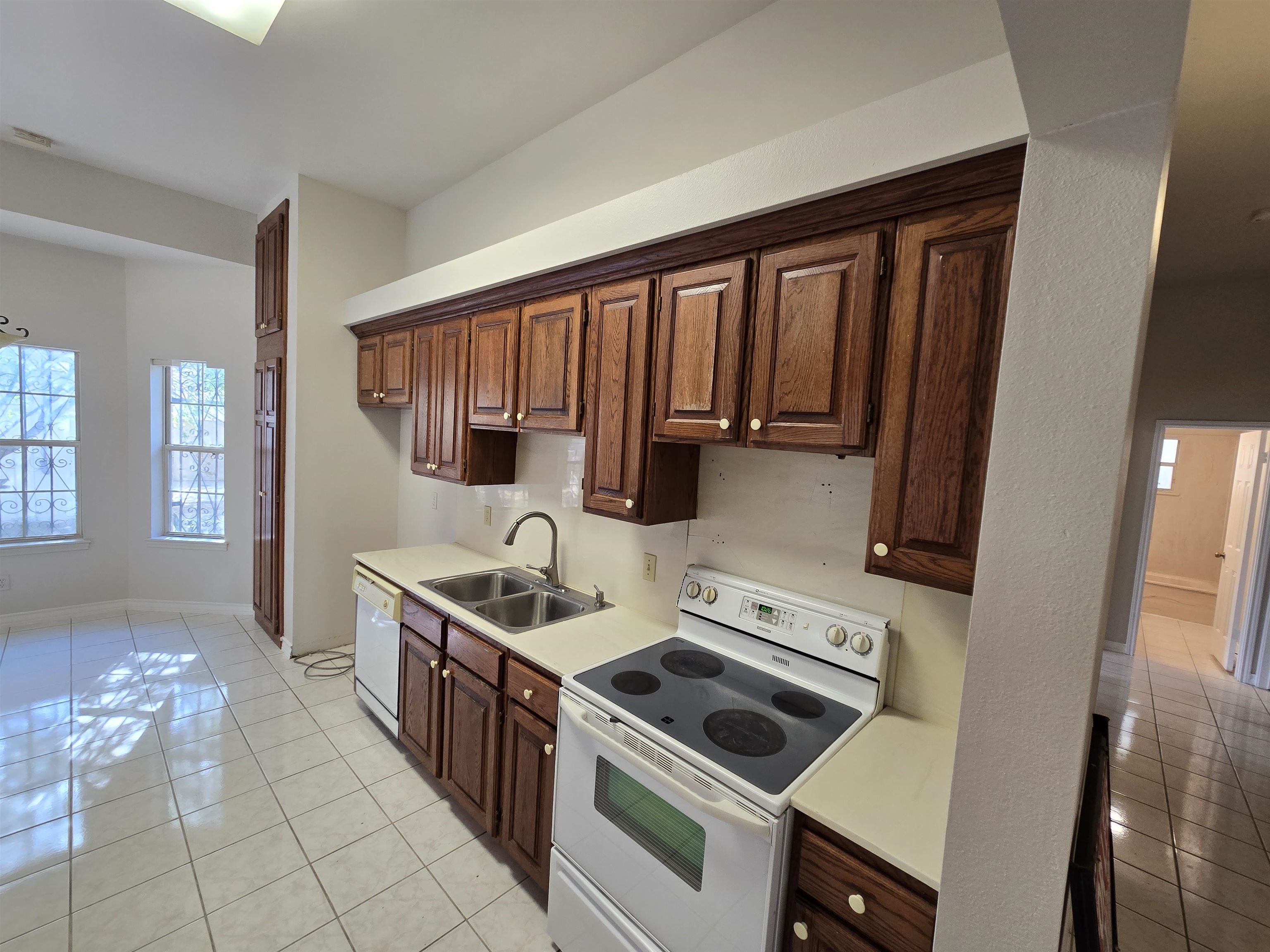8802 Crossview Lp Property Photo 9