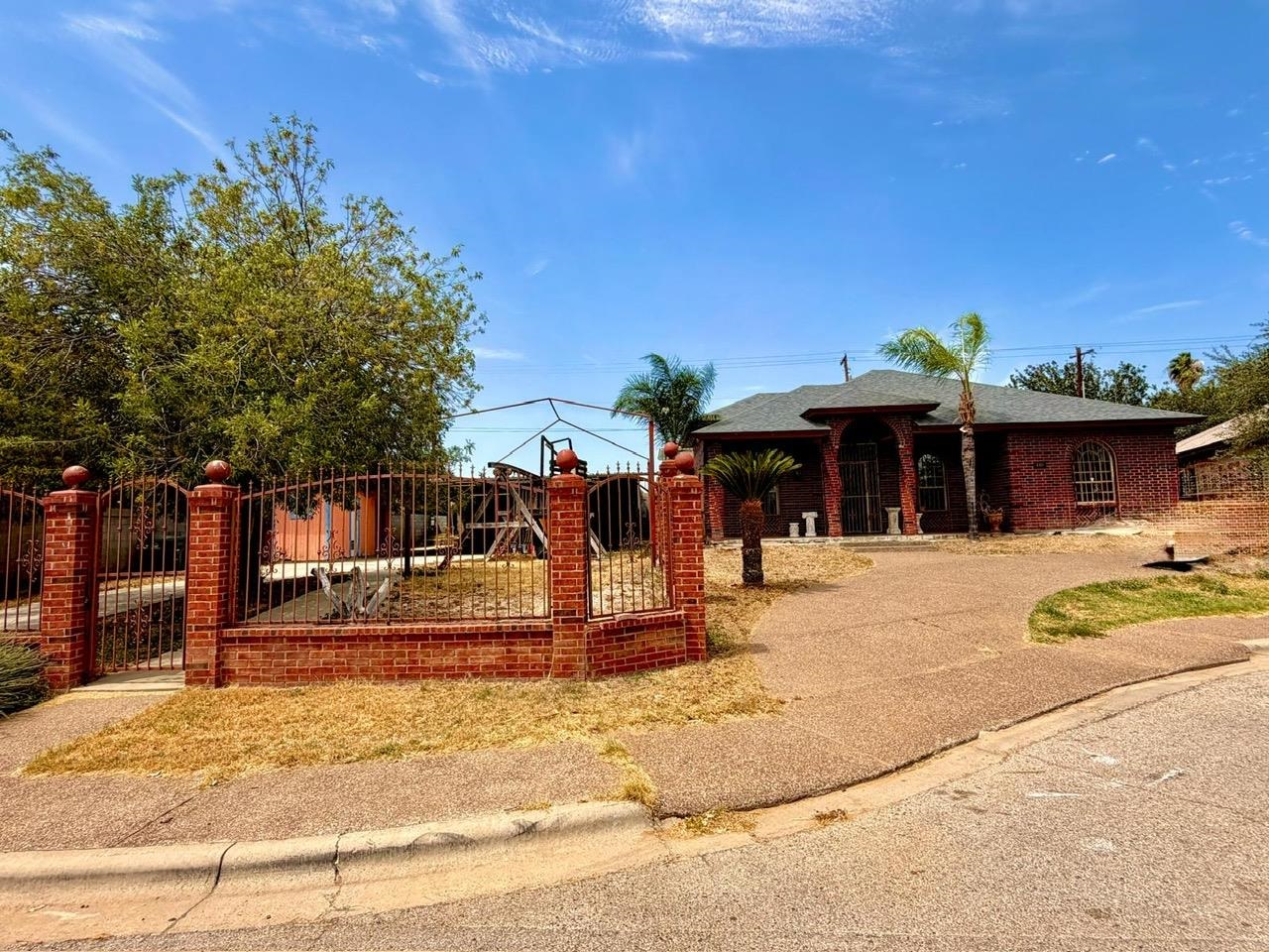 440 General Franco Dr Property Photo