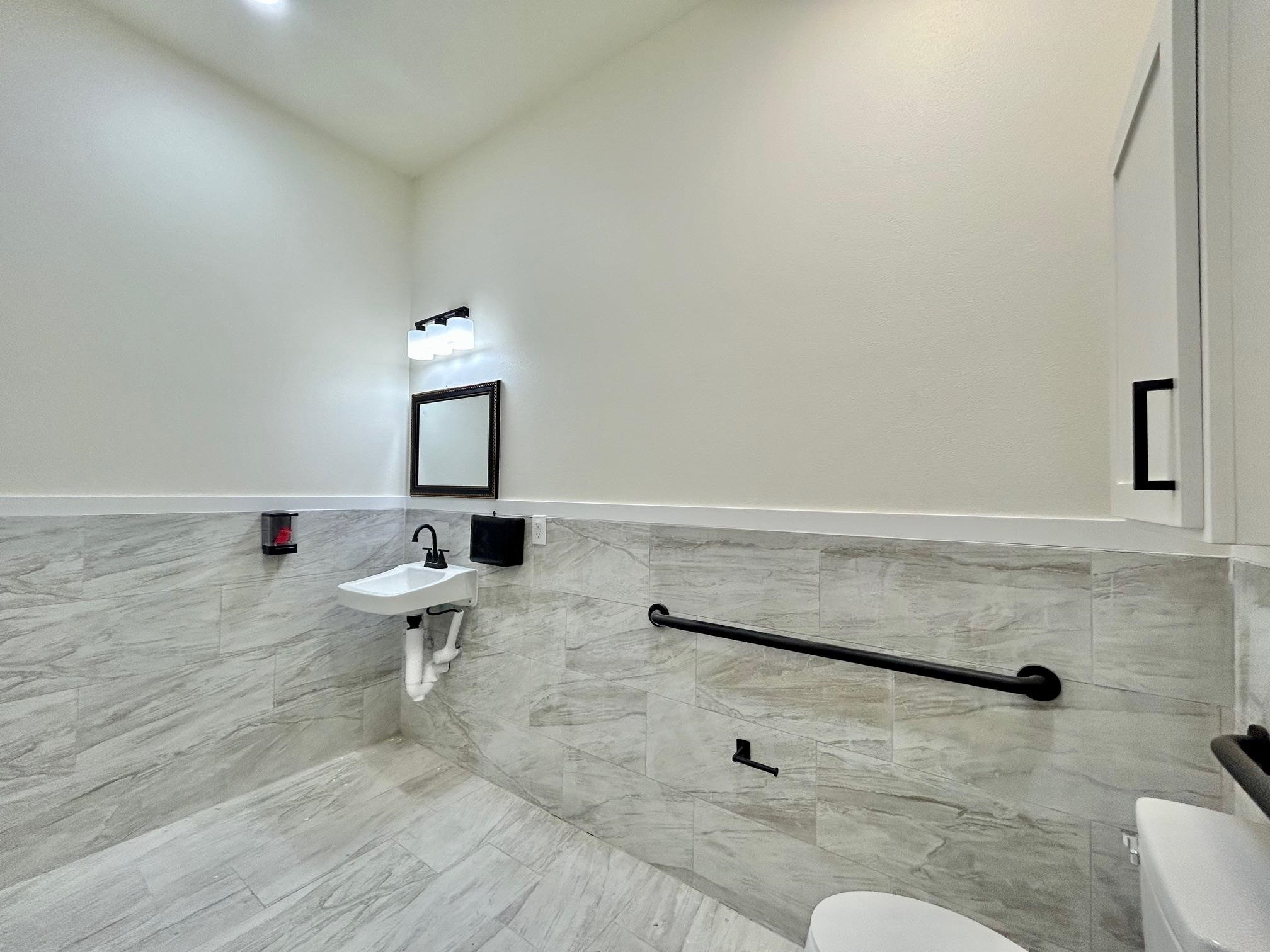 1113 San Bernardo Ave Property Photo 12