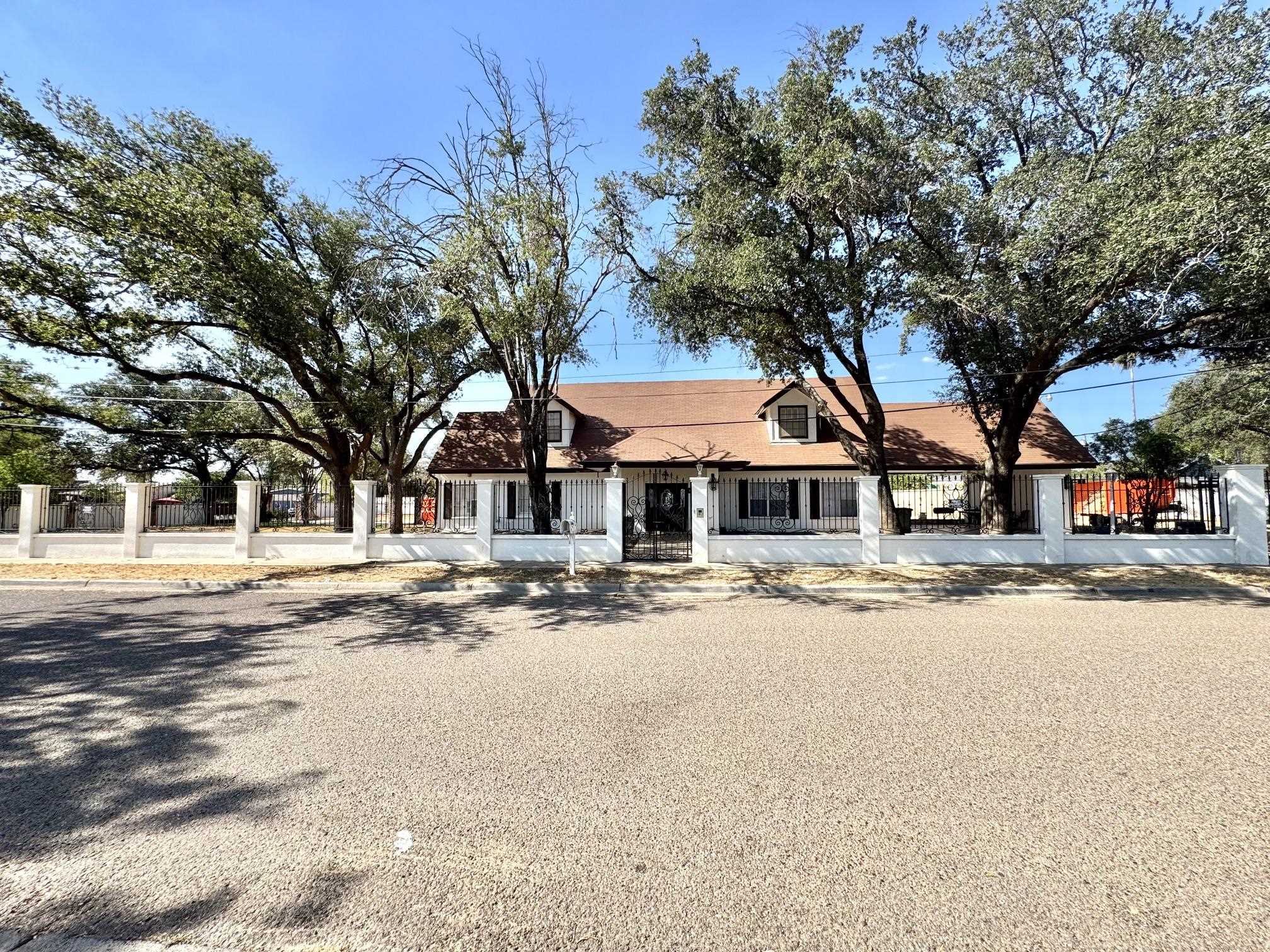 1014 Chacon St Property Photo 1