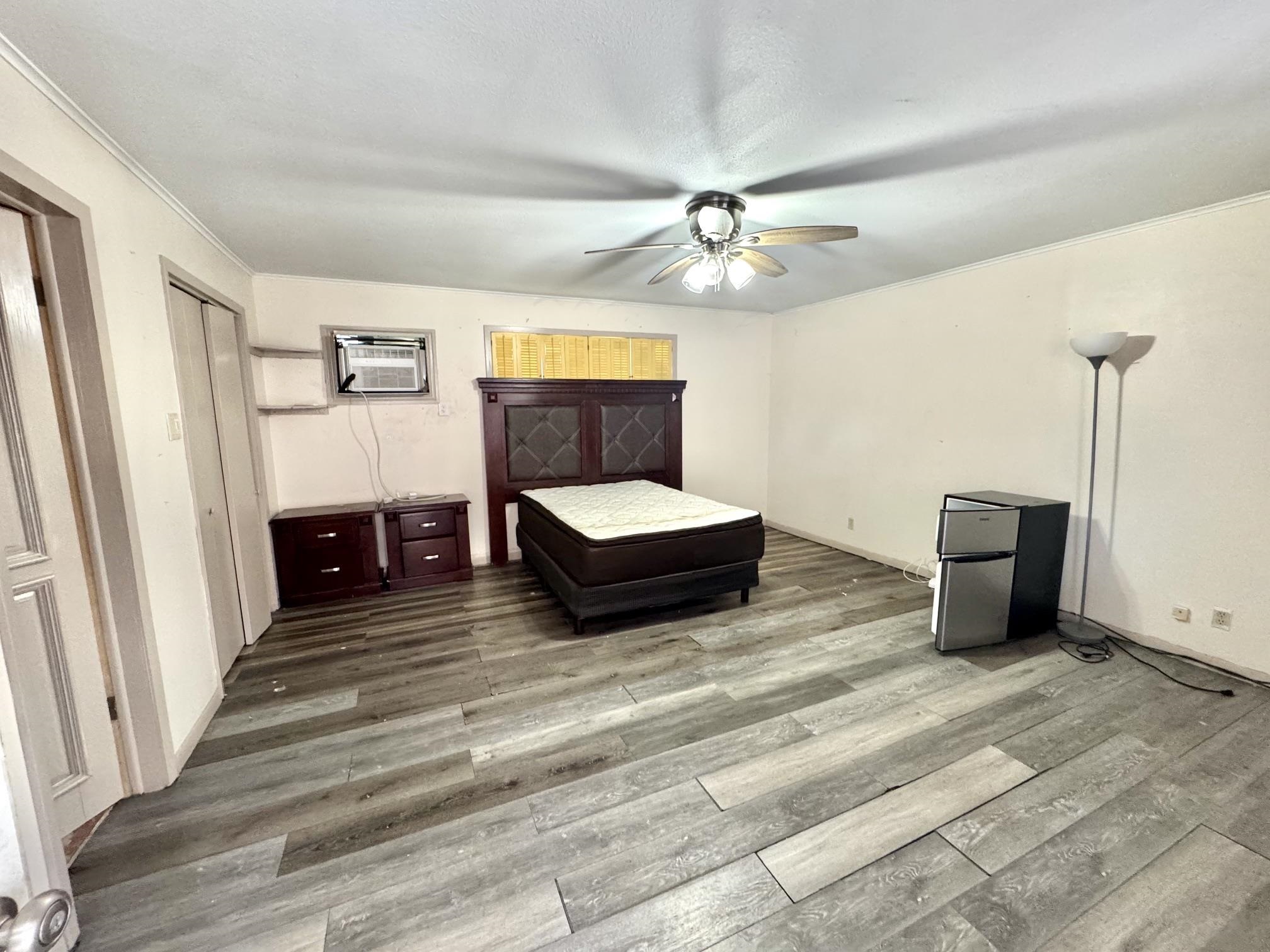 1014 Chacon St Property Photo 19