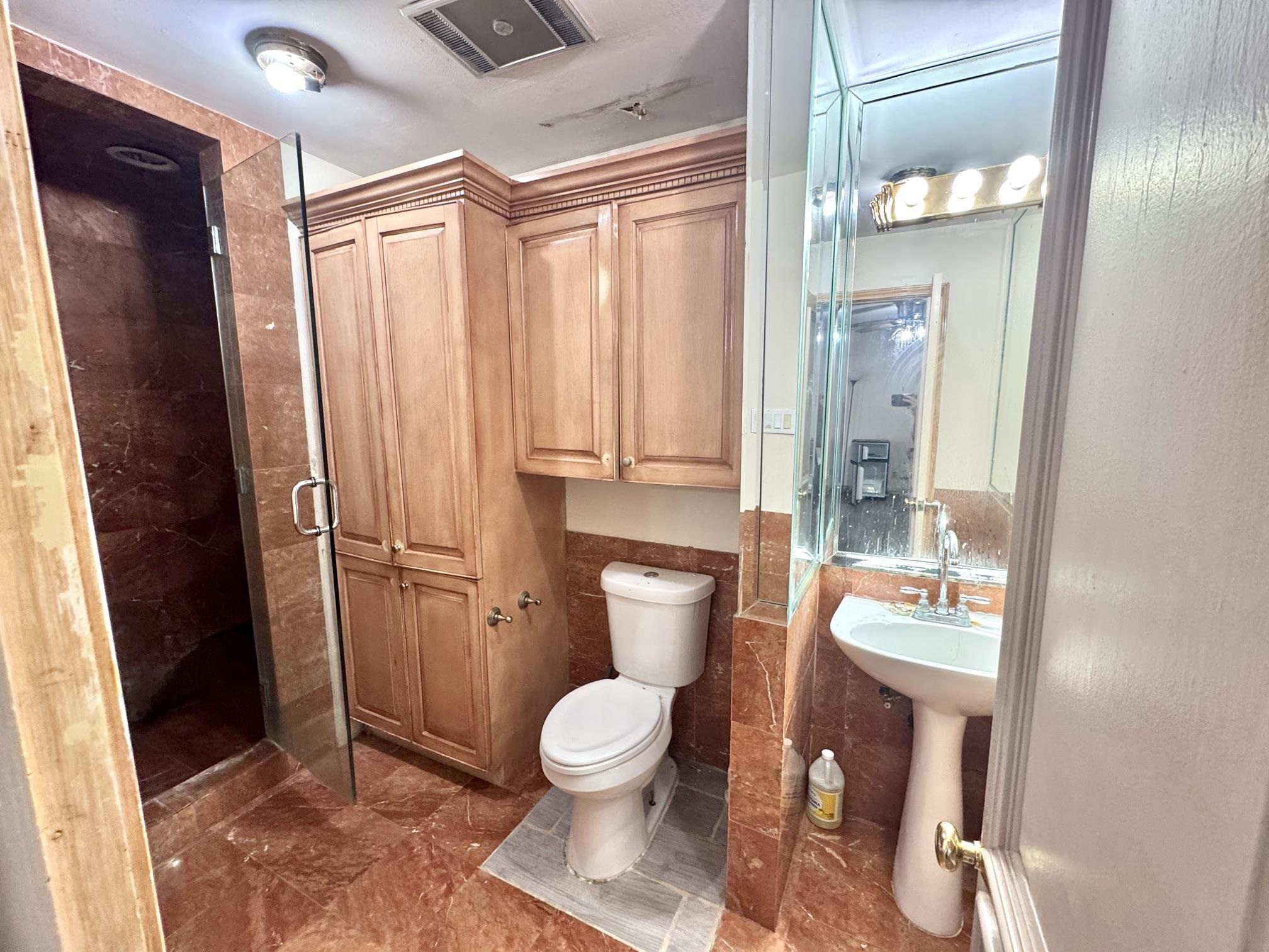 1014 Chacon St Property Photo 20