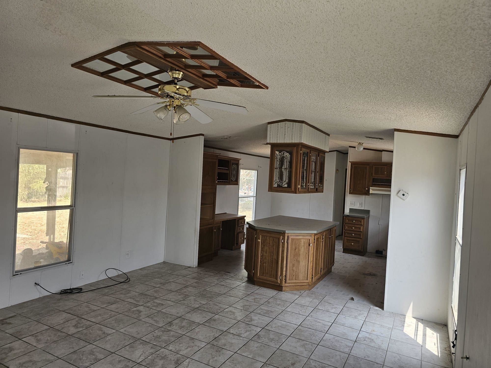 613 Valeria Lp Property Photo 8