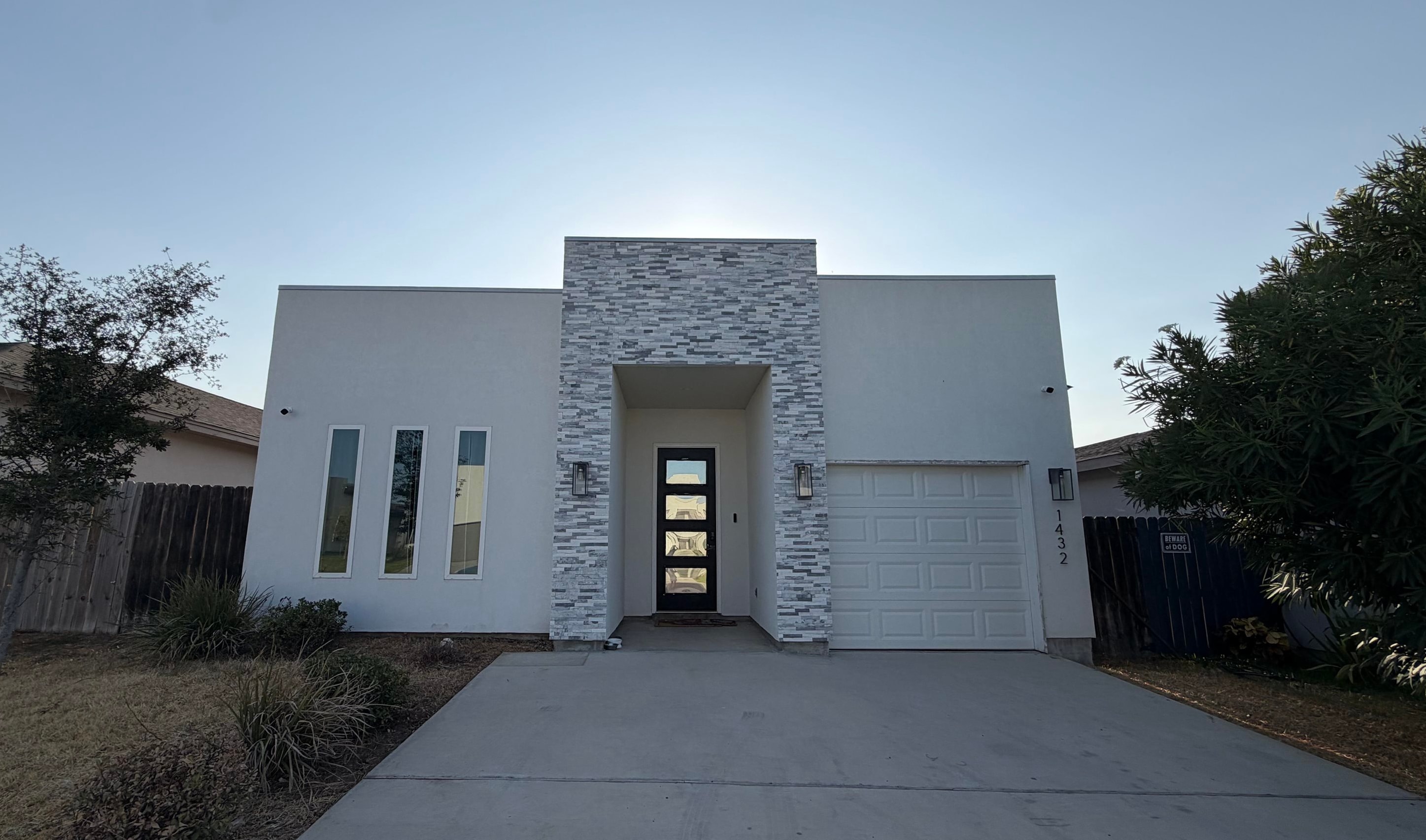 1432 Los Estribos Dr. Property Photo 1