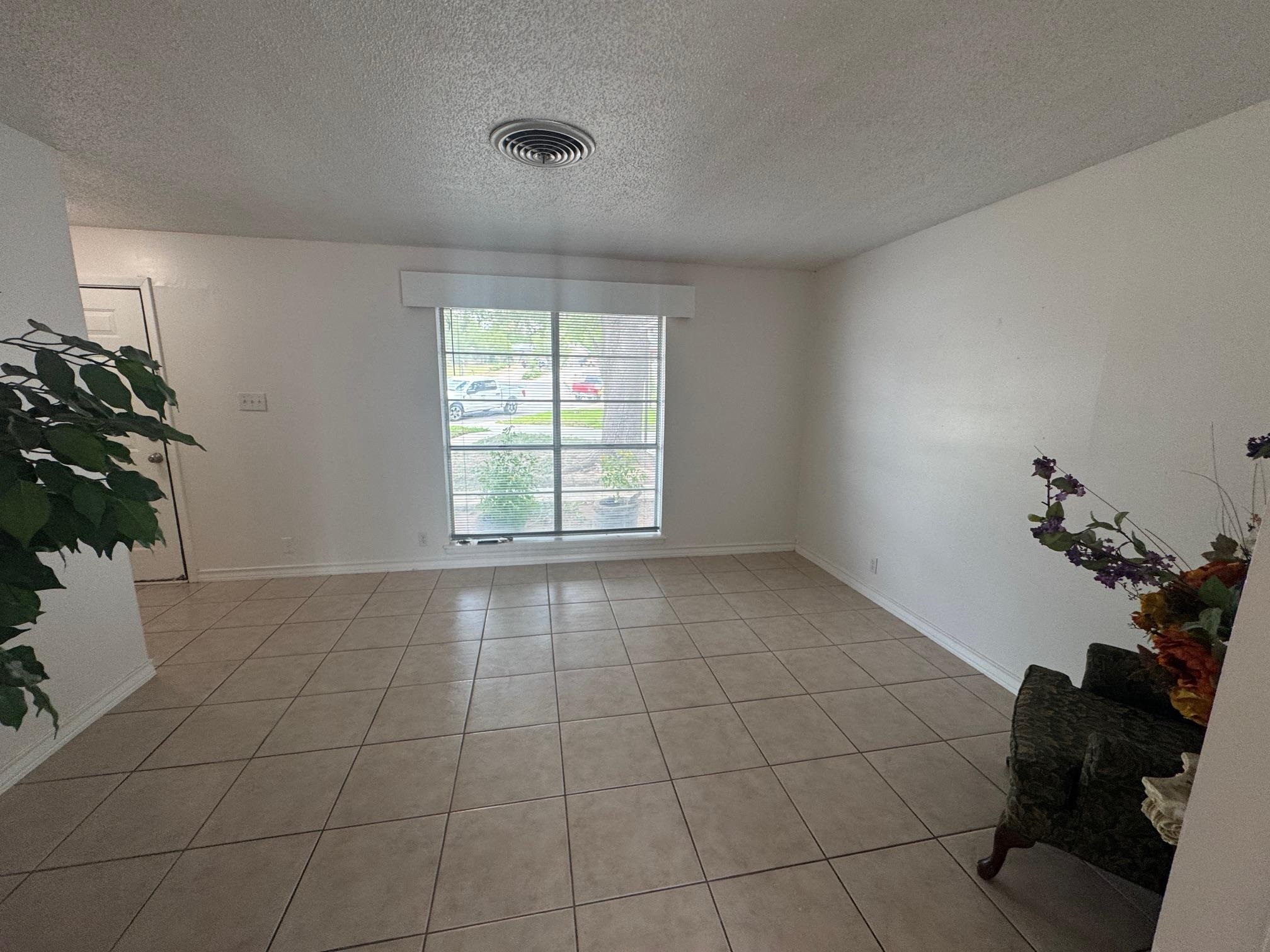 304 Richmond Ct Property Photo 4