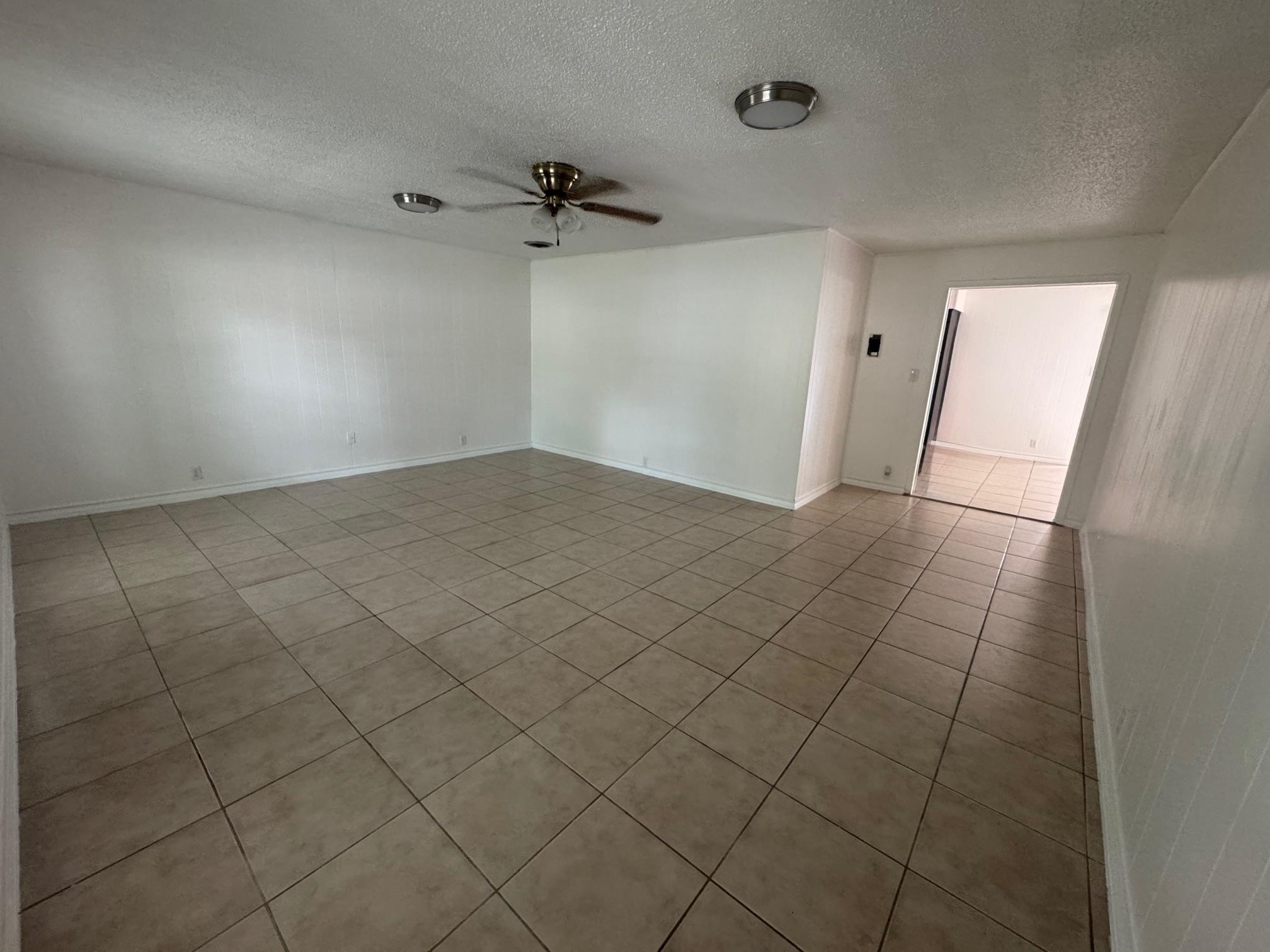 304 Richmond Ct Property Photo 7
