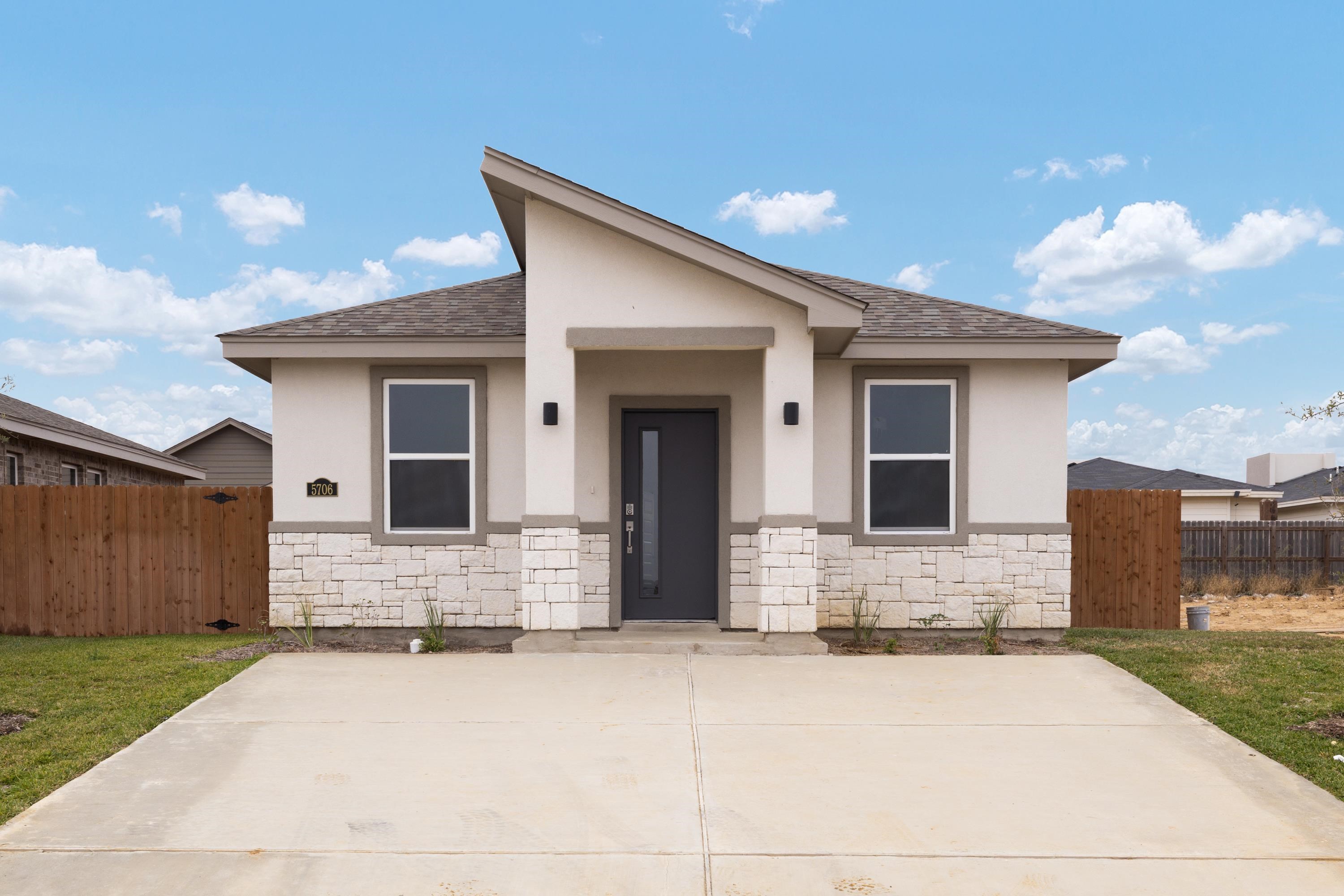 5402 Moses Lp. Property Photo 1