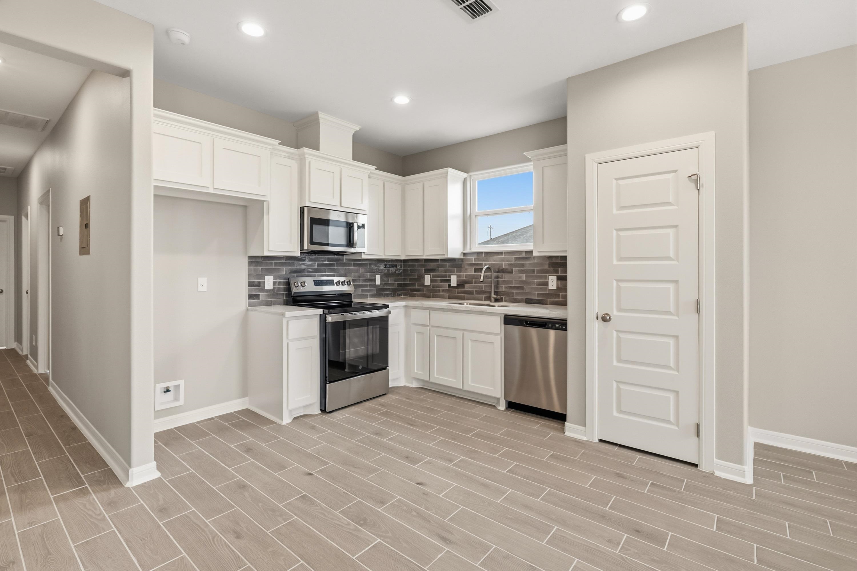 5402 Moses Lp. Property Photo 4
