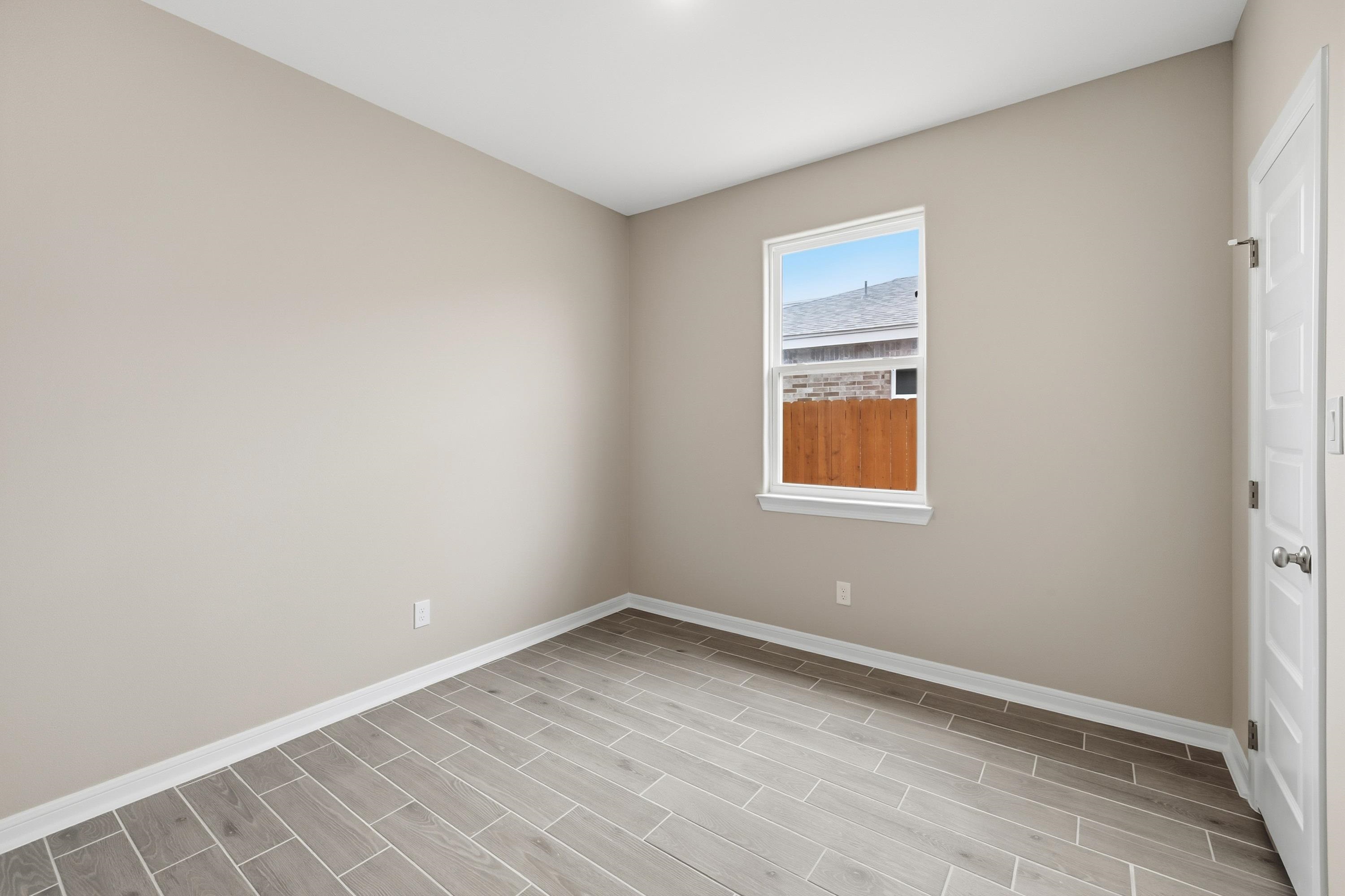 5402 Moses Lp. Property Photo 6