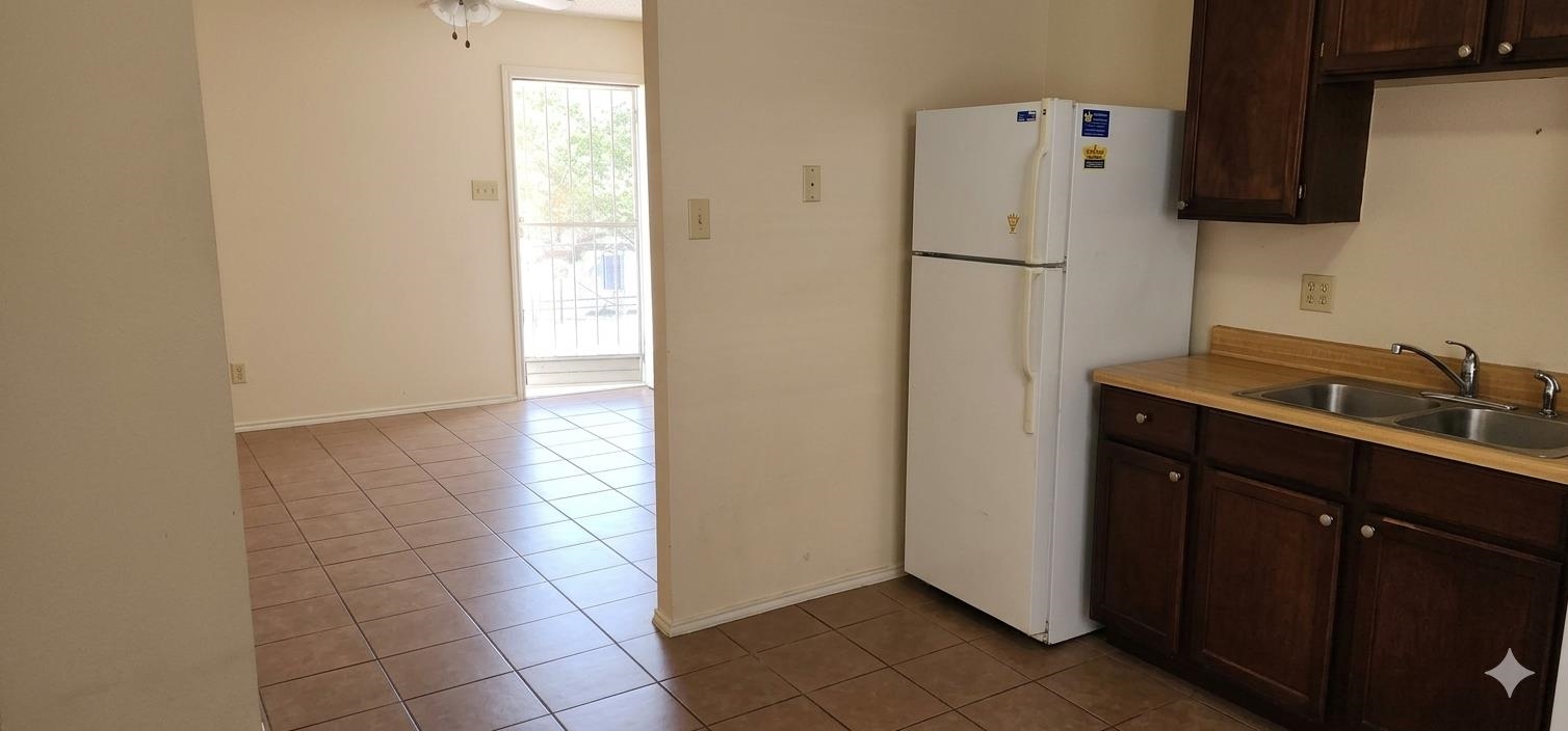 3202 Chacota St 1 Property Photo 9