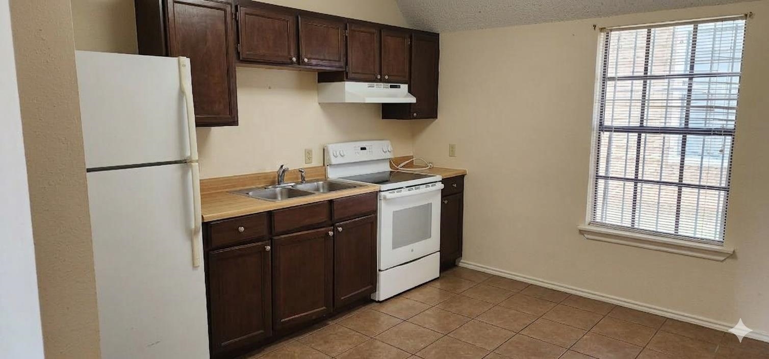 3202 Chacota St 1 Property Photo 10