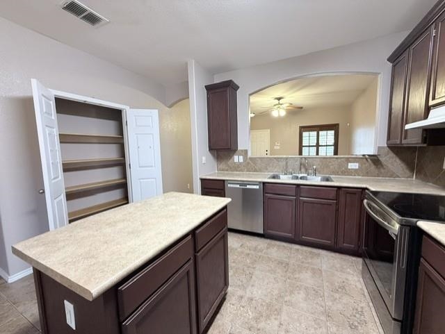 11307 Kirby Dr Property Photo 5