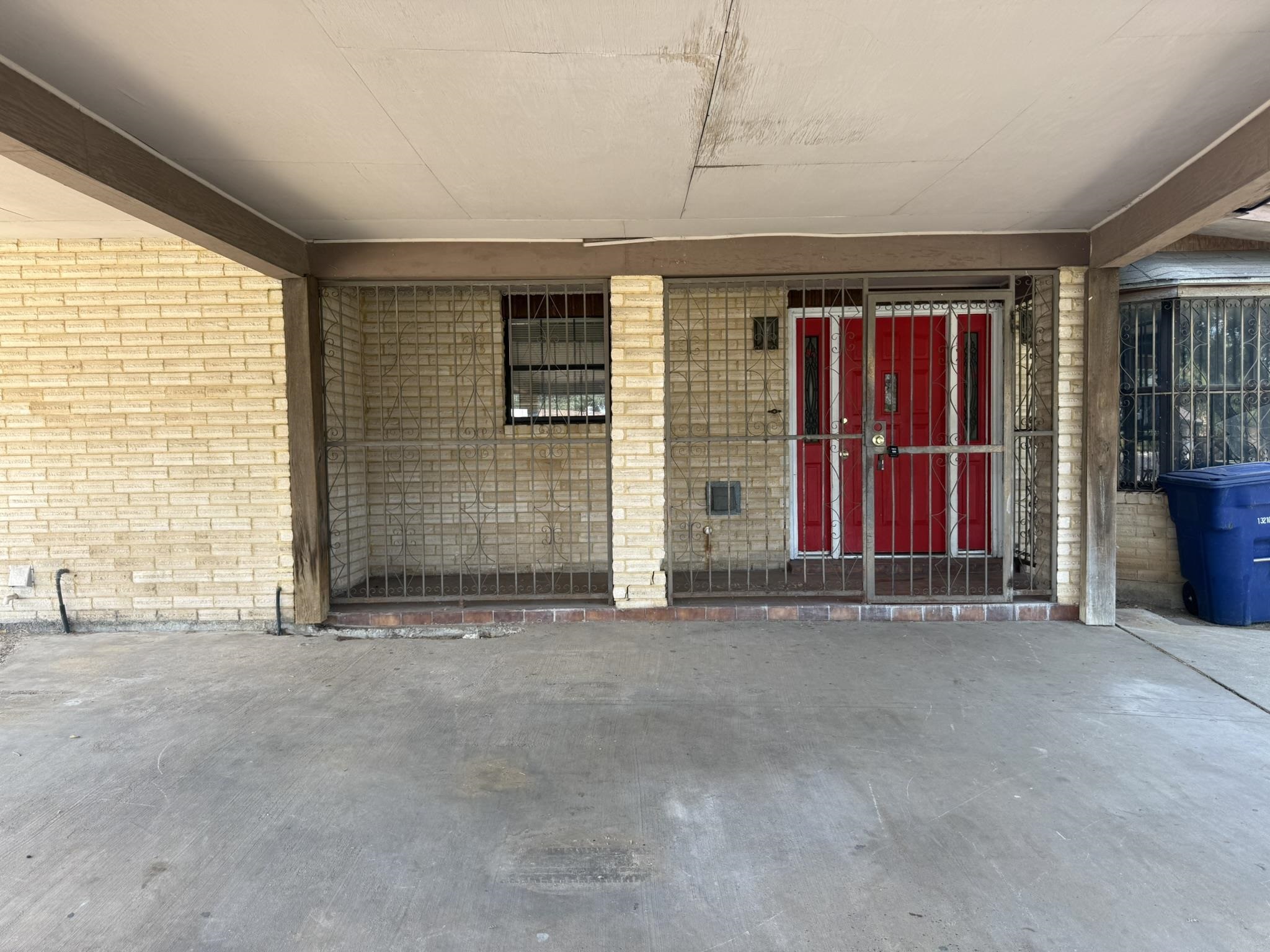 2121 San Jose St Property Photo 2