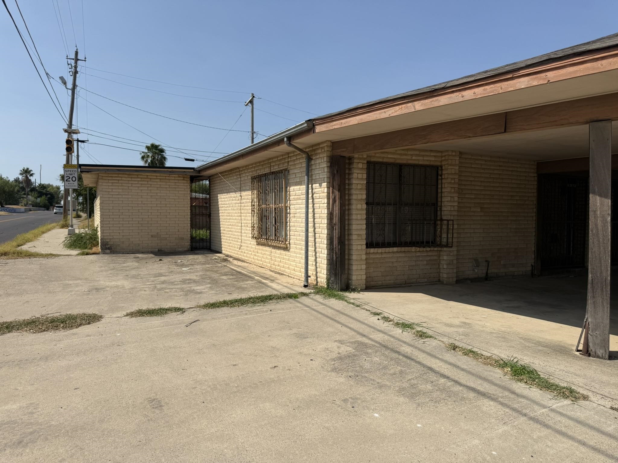 2121 San Jose St Property Photo 3
