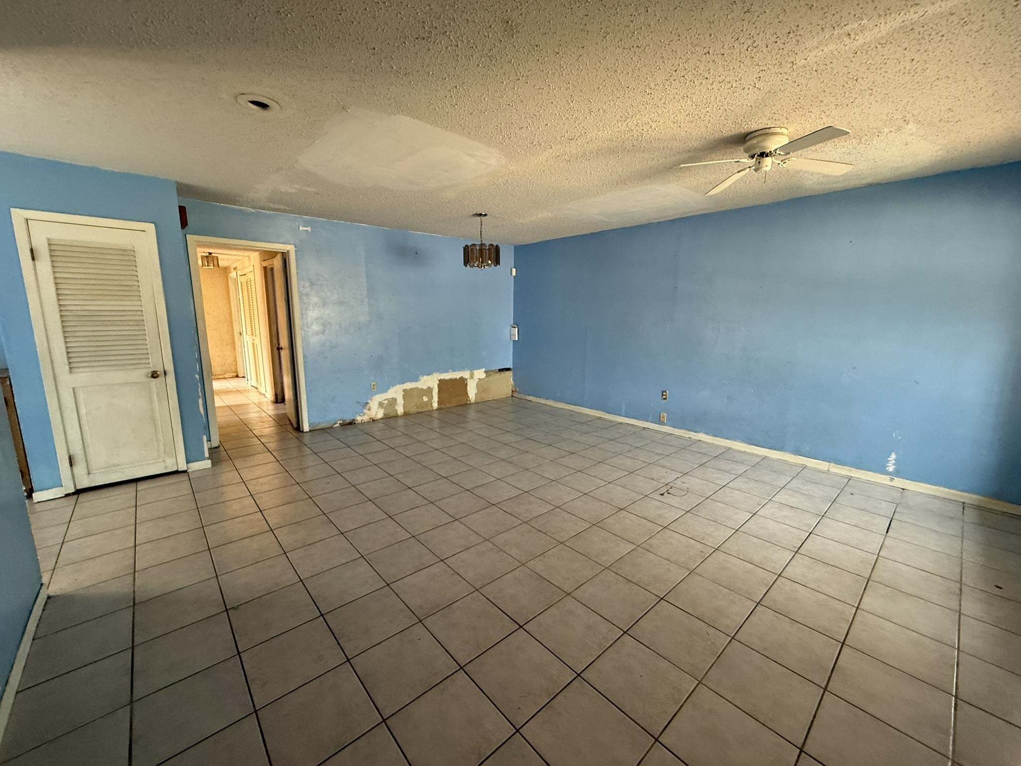 2121 San Jose St Property Photo 4