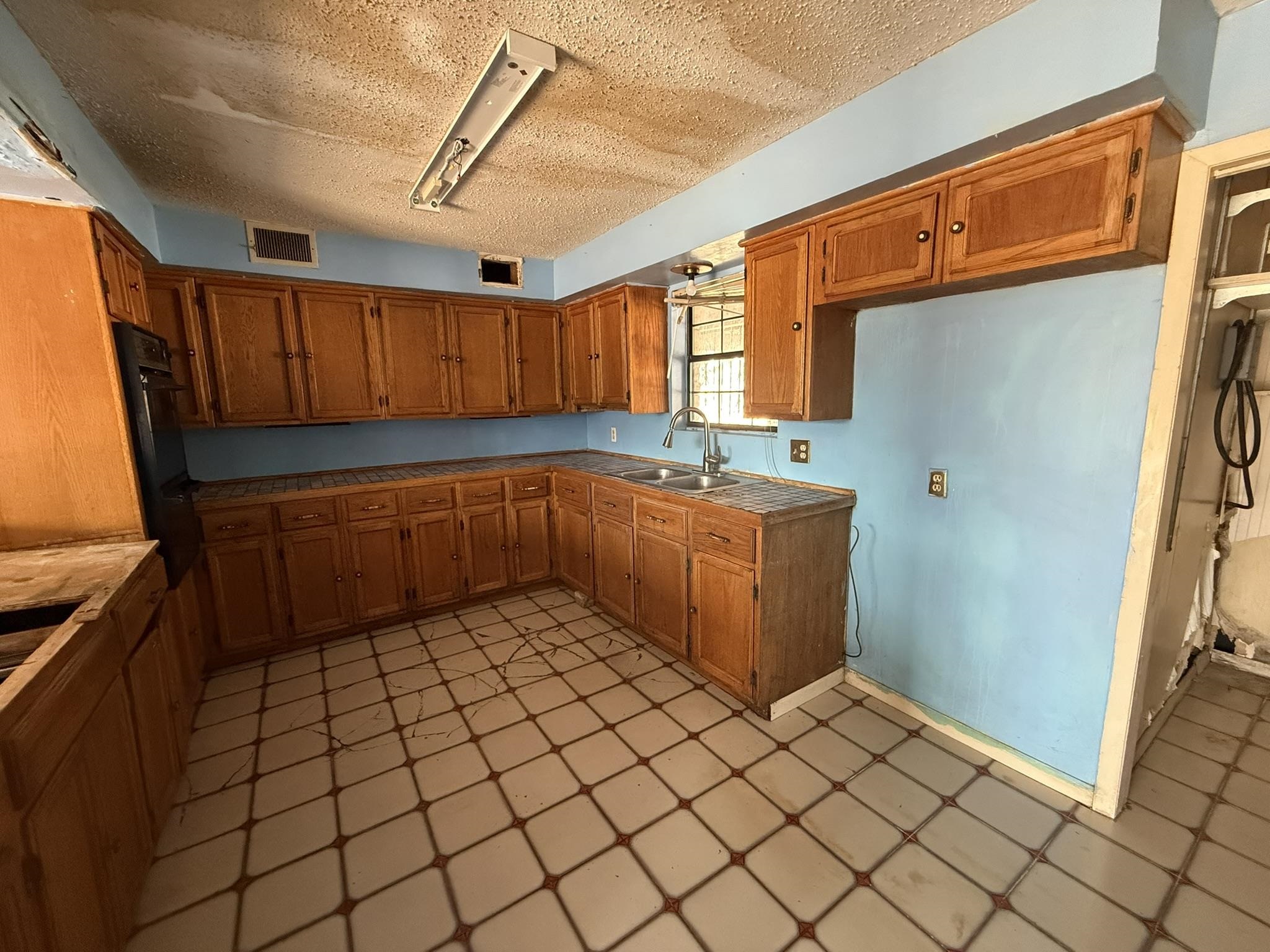2121 San Jose St Property Photo 10