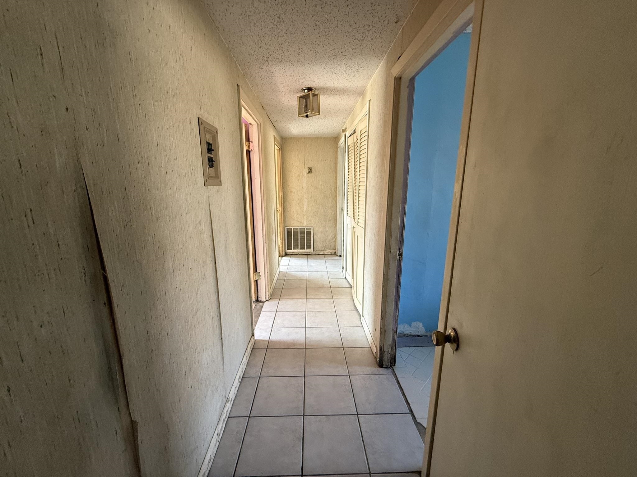 2121 San Jose St Property Photo 11