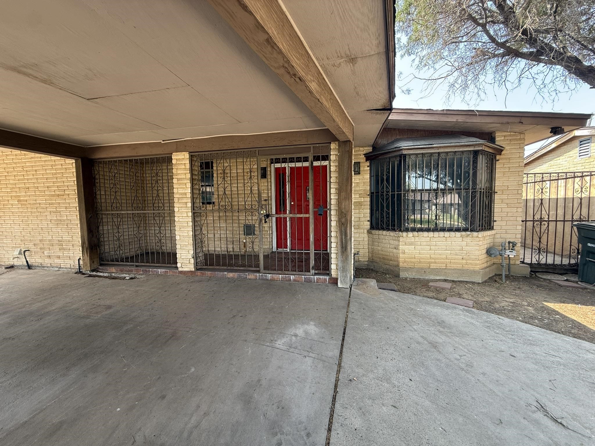 2121 San Jose St Property Photo 23