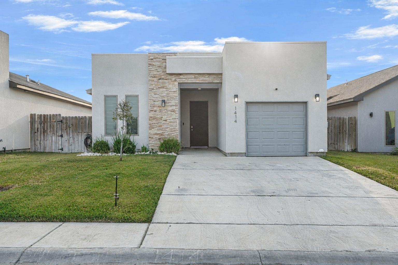 1414 El Caporal Dr. Property Photo 1