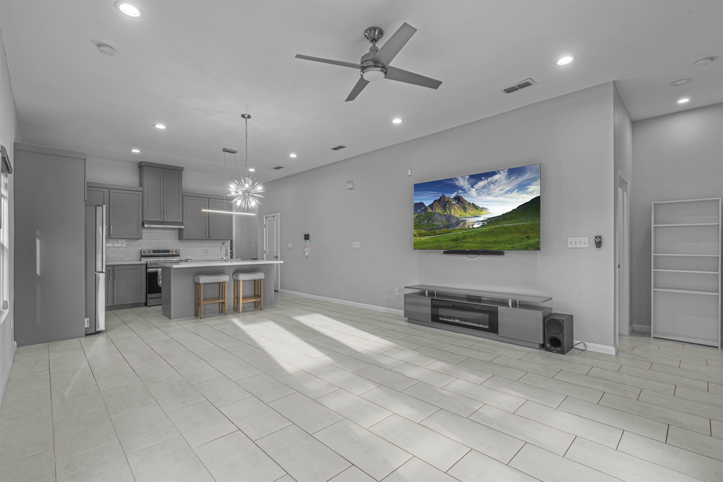 1414 El Caporal Dr. Property Photo 8